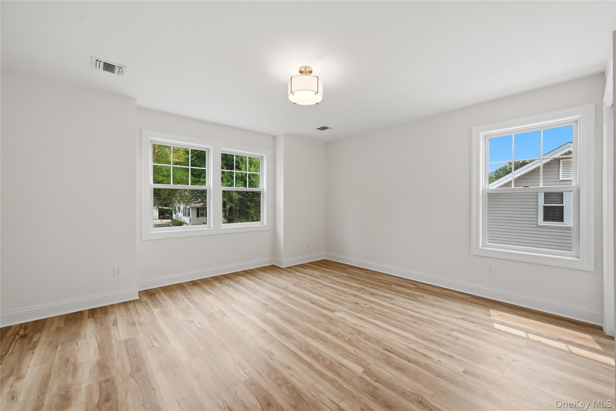 47 Central Parkway Property Photo 35