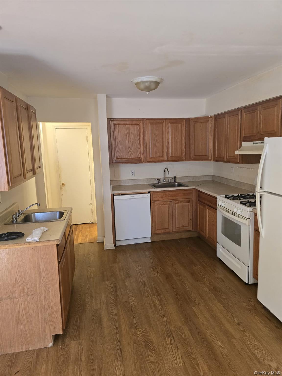 152 Kearsing Parkway B Property Photo 5