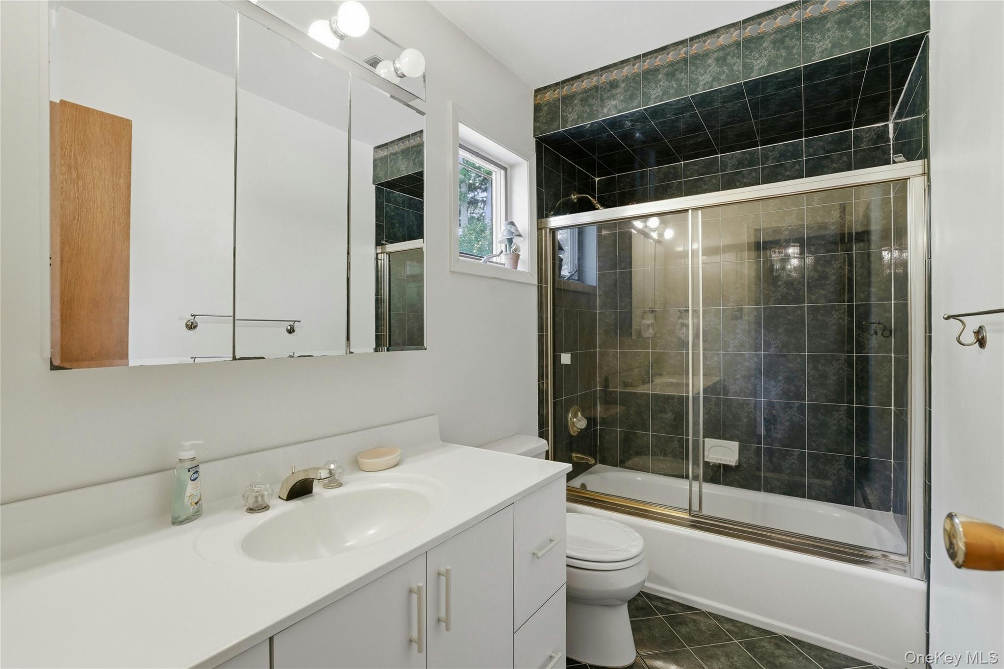 12 Kenny Street Property Photo 29