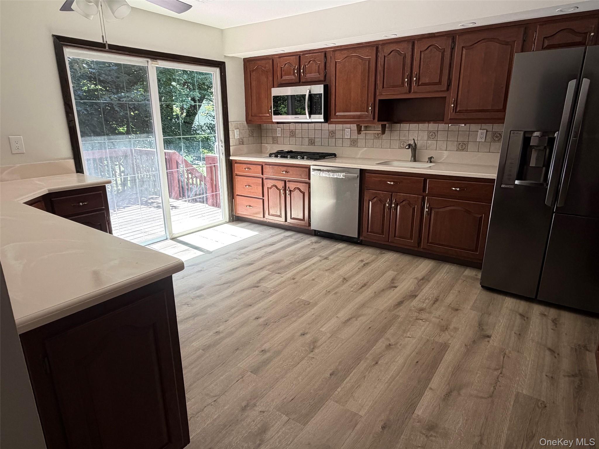 251 Kings Highway Property Photo 5