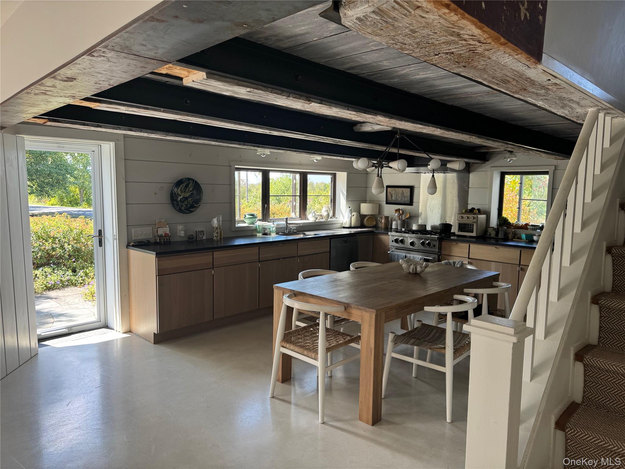 314 Schoolhouse Road Property Photo 13