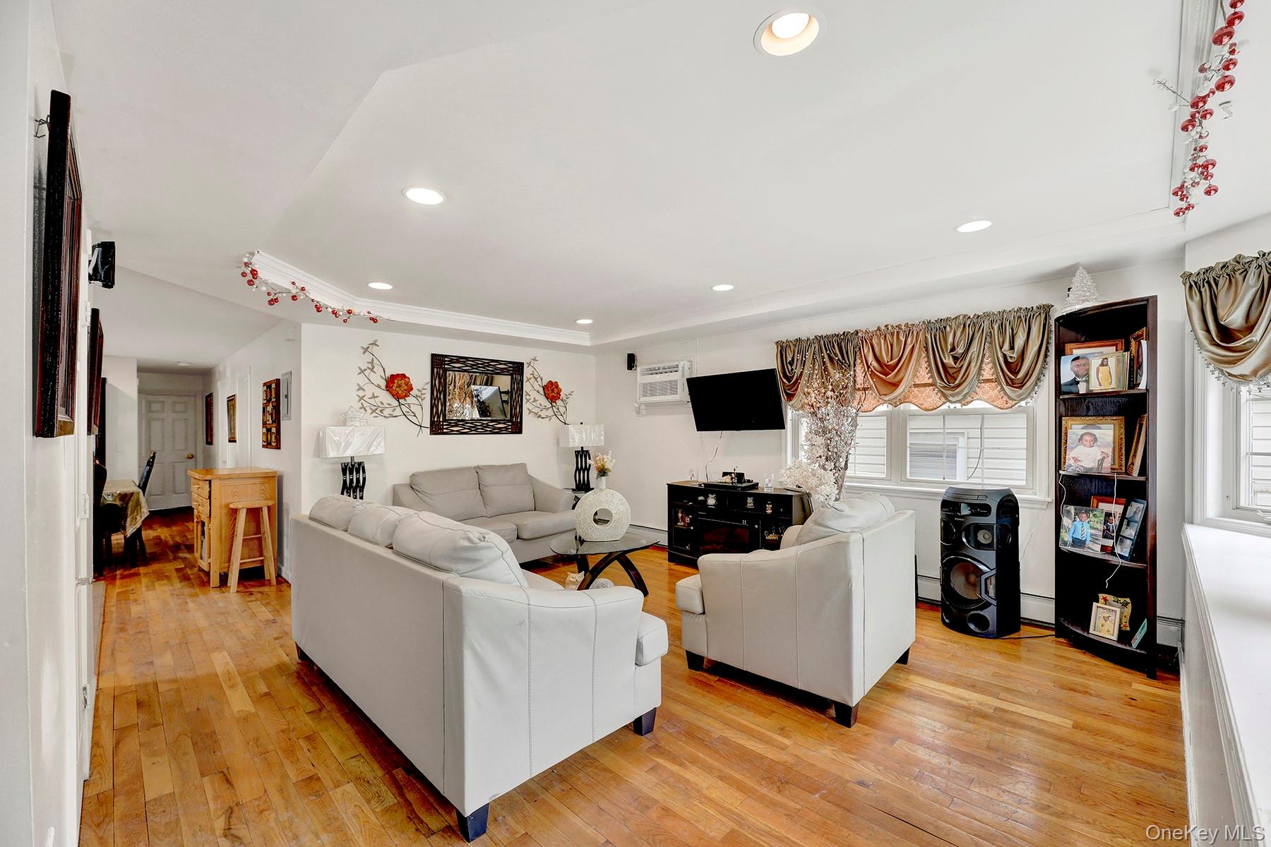 15714 Baisley Boulevard Property Photo 3