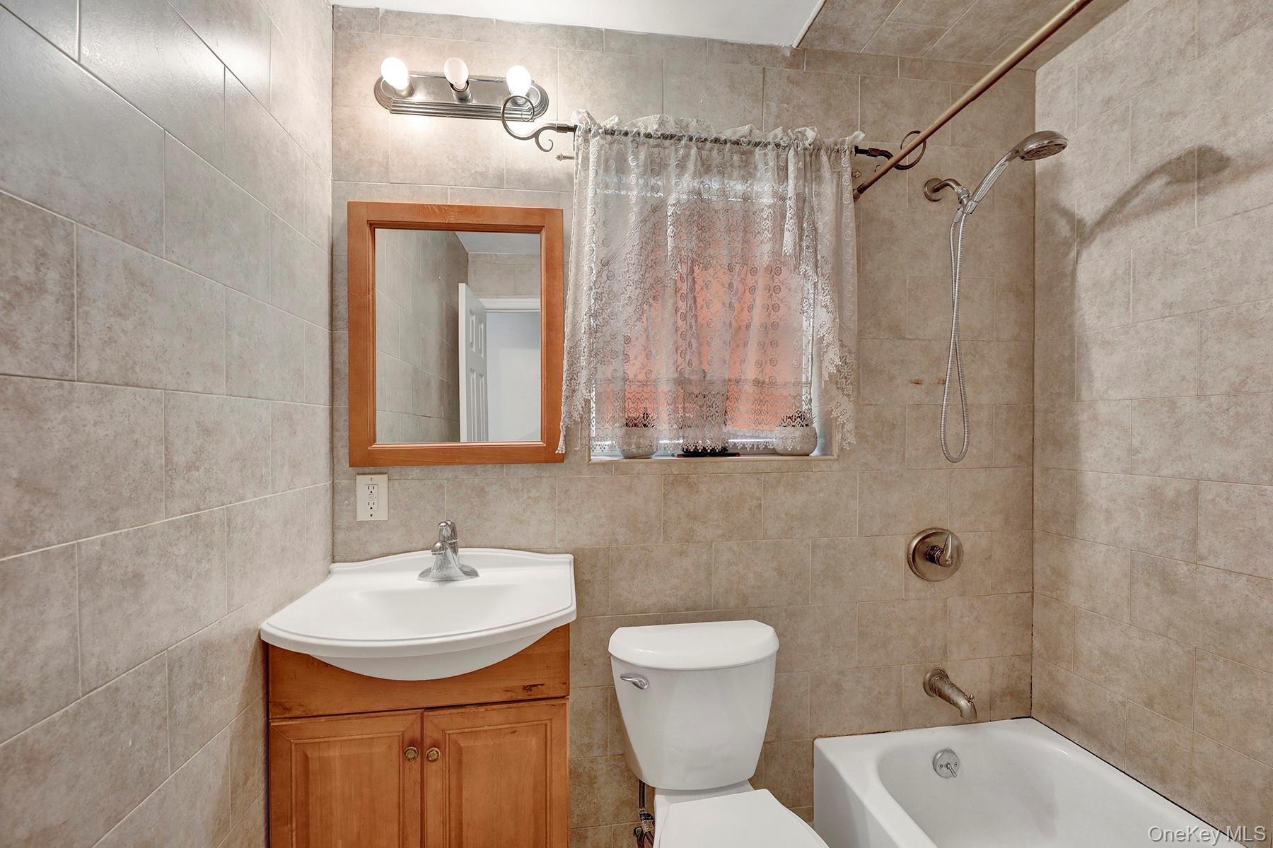 15714 Baisley Boulevard Property Photo 9
