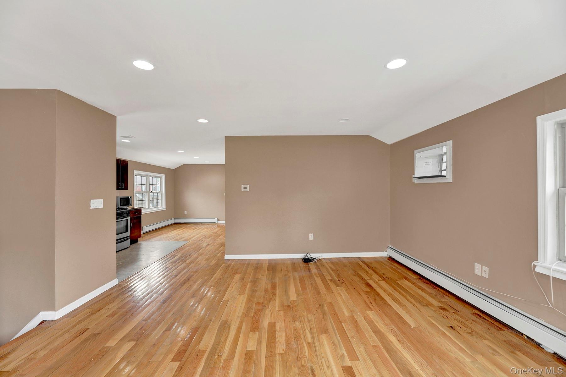 15714 Baisley Boulevard Property Photo 18