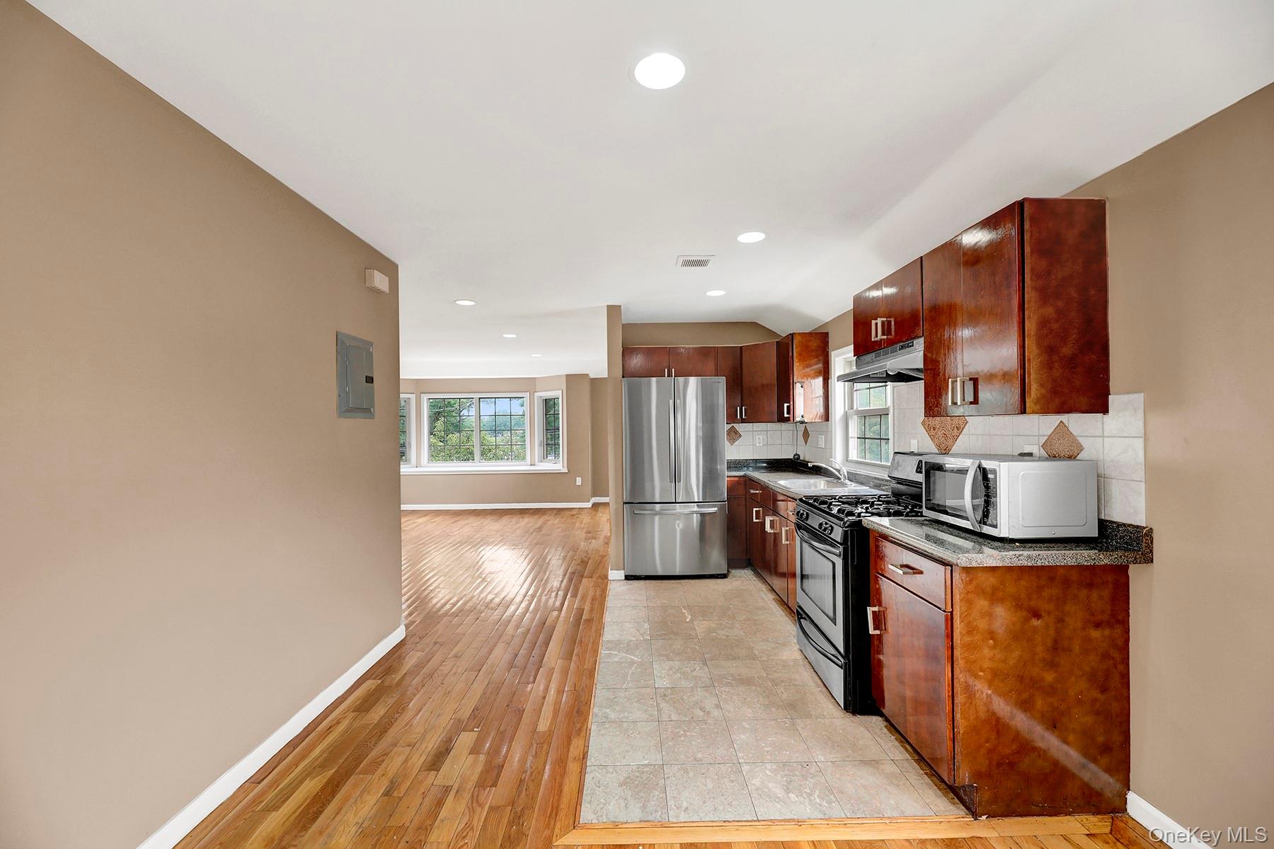 15714 Baisley Boulevard Property Photo 20