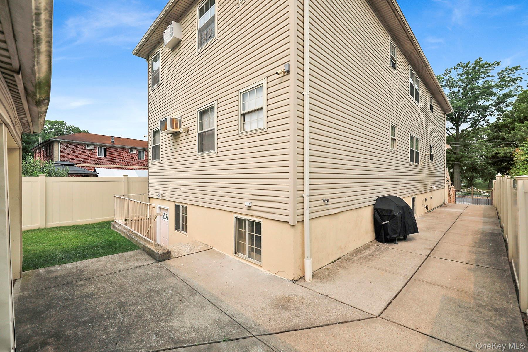 15714 Baisley Boulevard Property Photo 34
