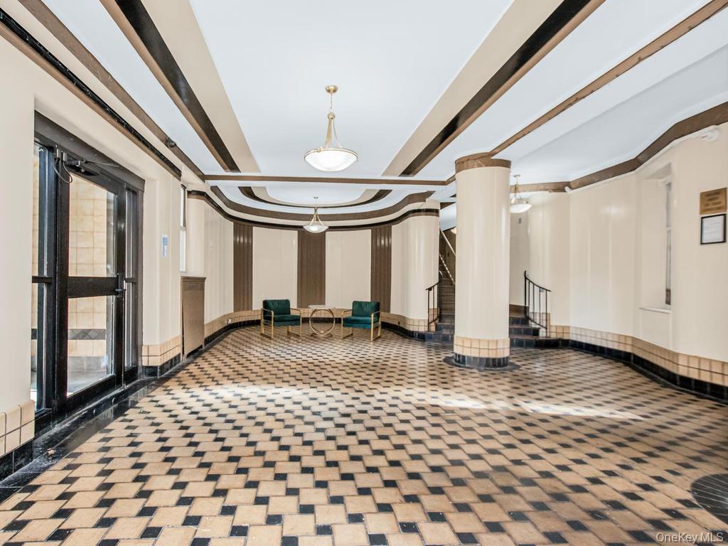 2166 Bronx Park 6d Property Photo 2