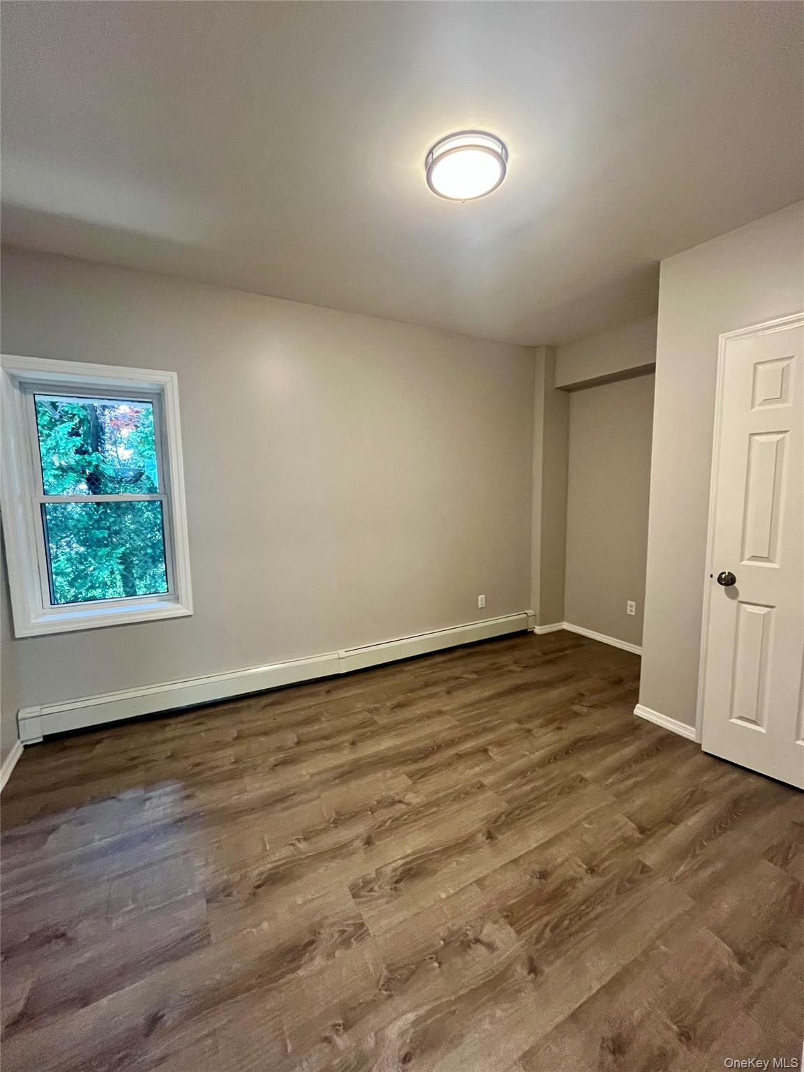 6 E 2nd Street 1st Floor Property Photo 6