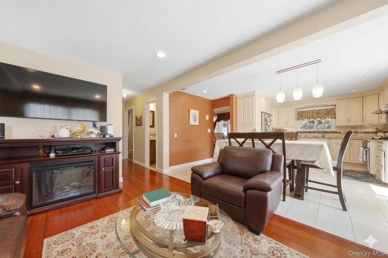2410 Lodovick Avenue Property Photo 10