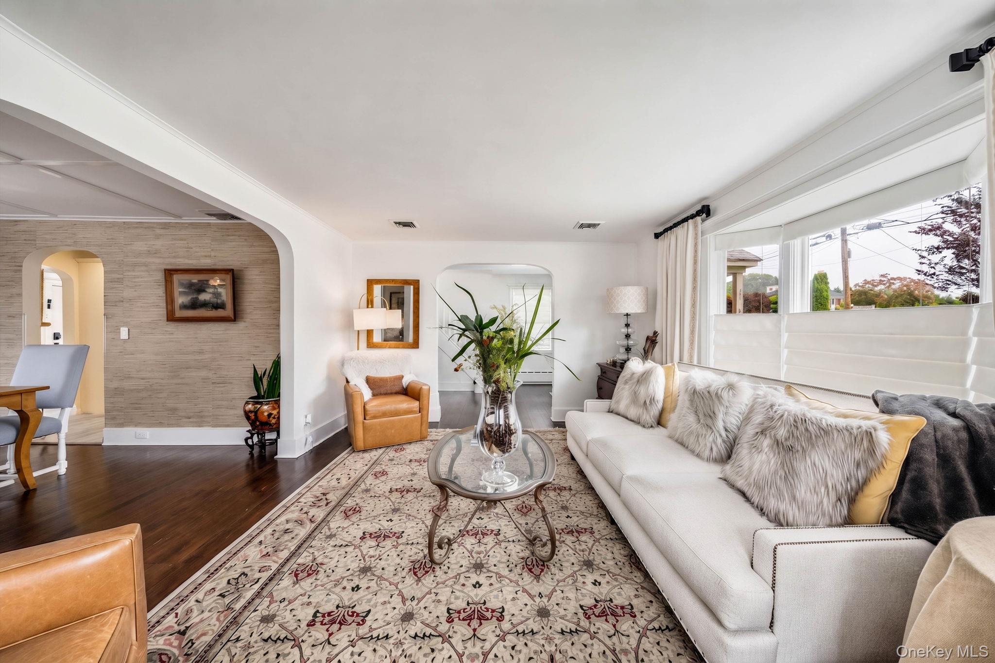 312 Riverside Drive Property Photo 8