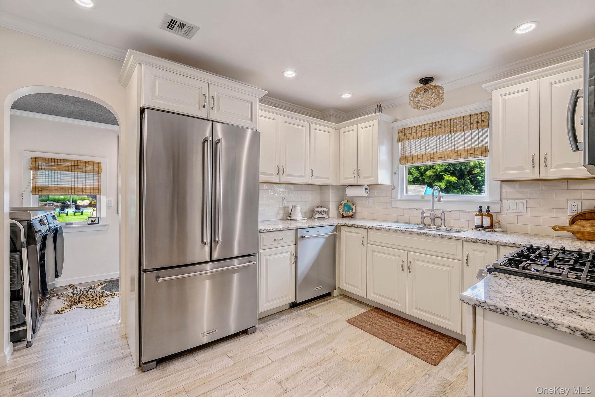312 Riverside Drive Property Photo 15