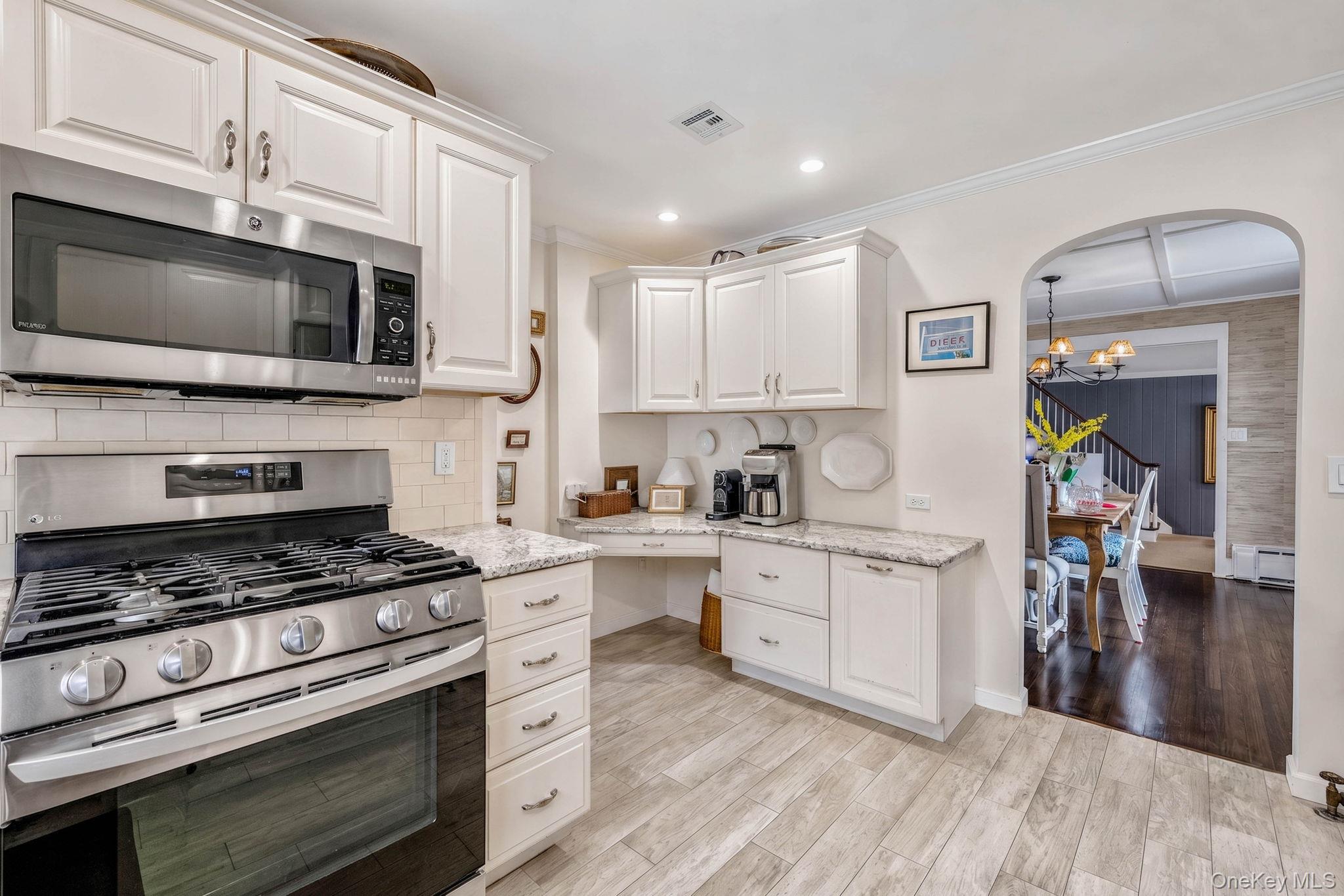 312 Riverside Drive Property Photo 17