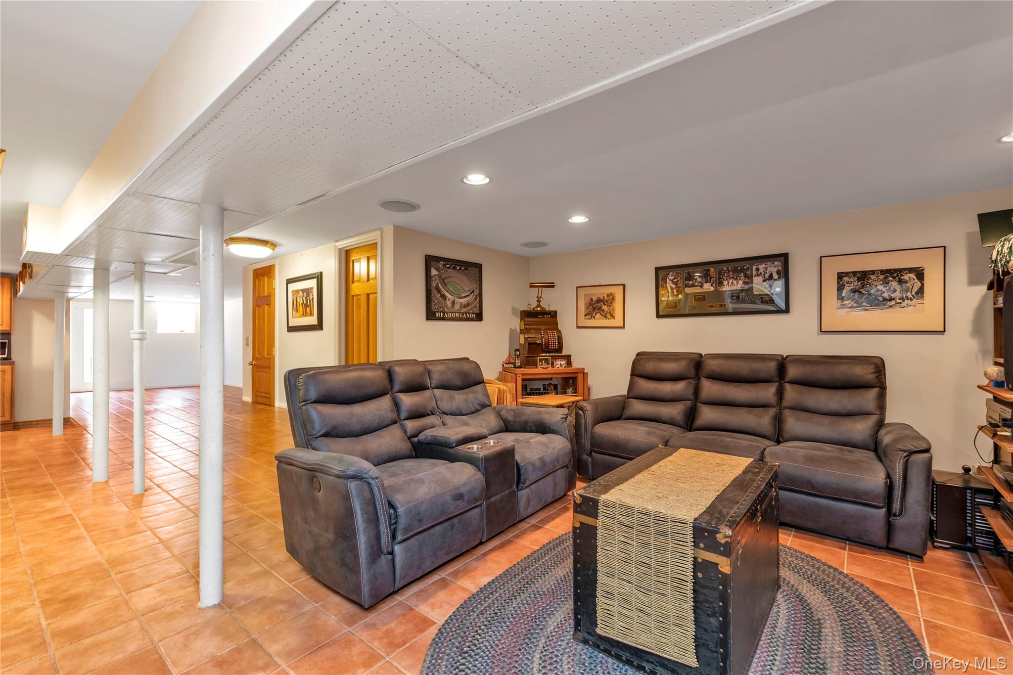 71-27 68th Street Property Photo 17