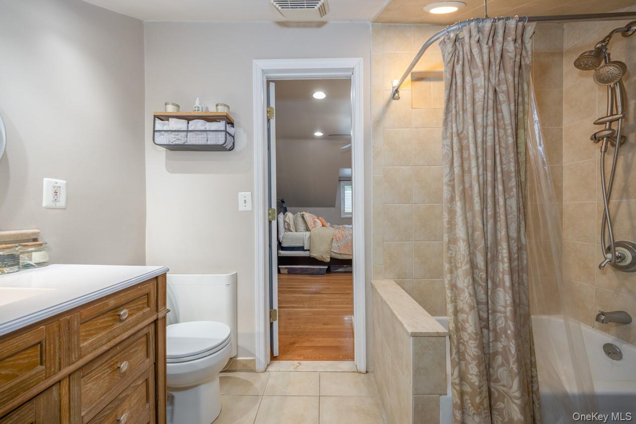 2 School House Lane Property Photo 15