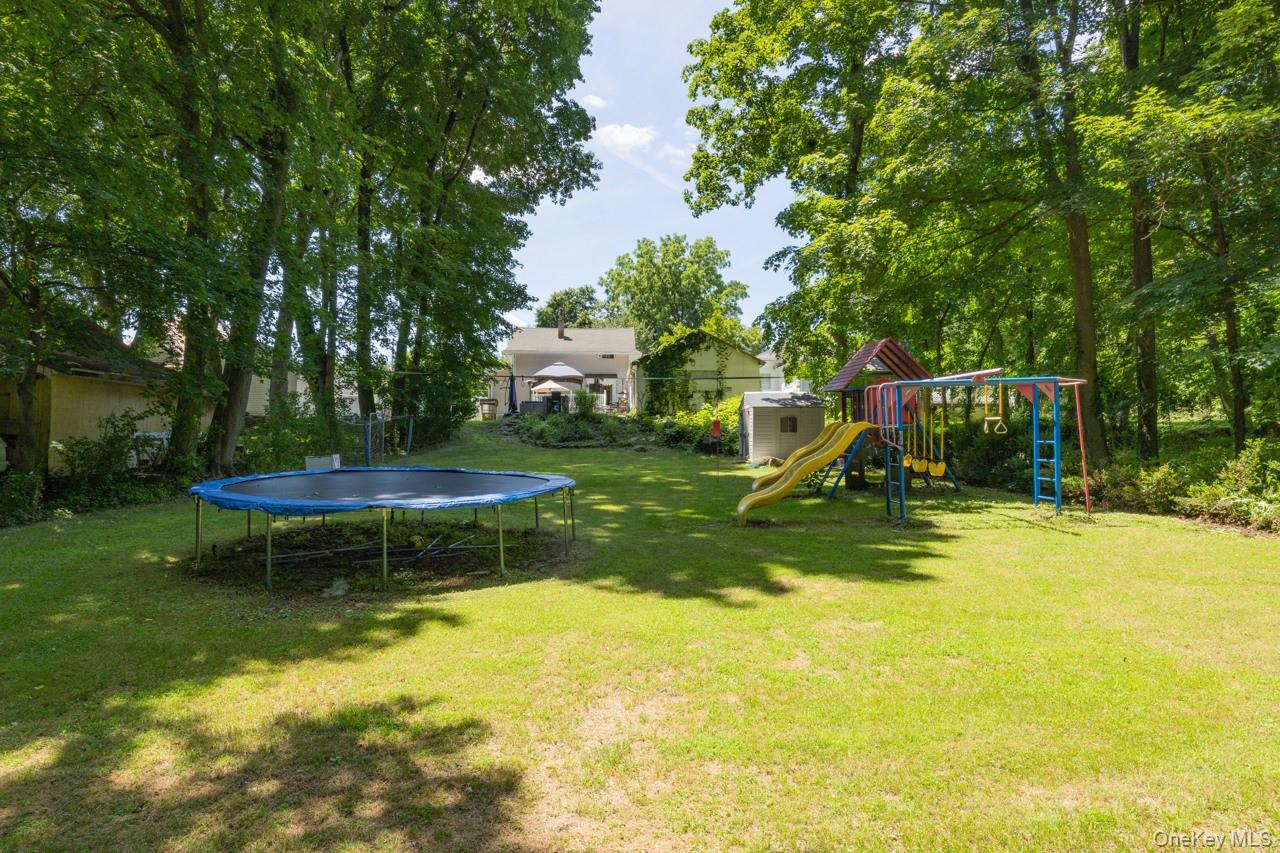 2 School House Lane Property Photo 25