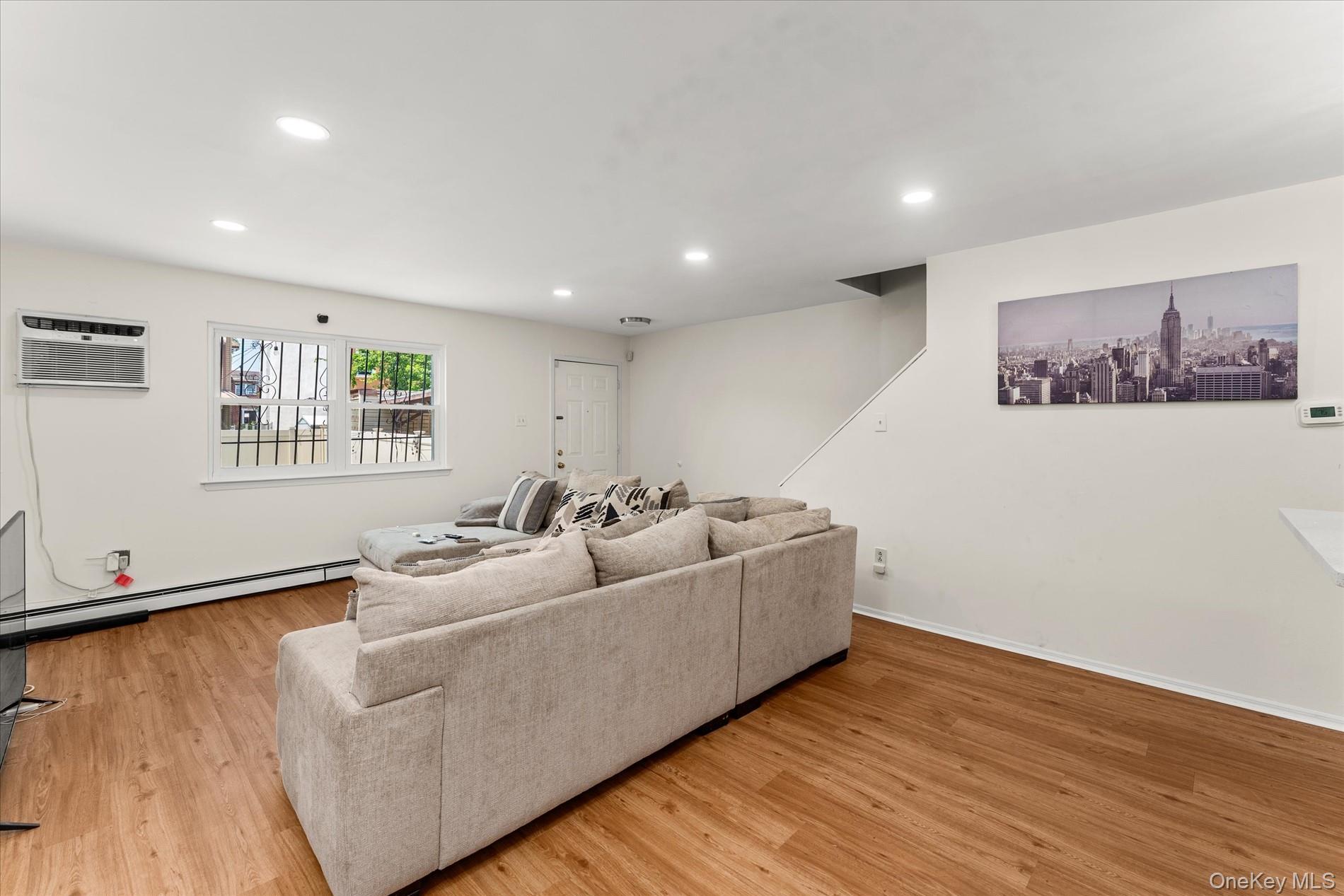 534 Warwick Street Property Photo 3