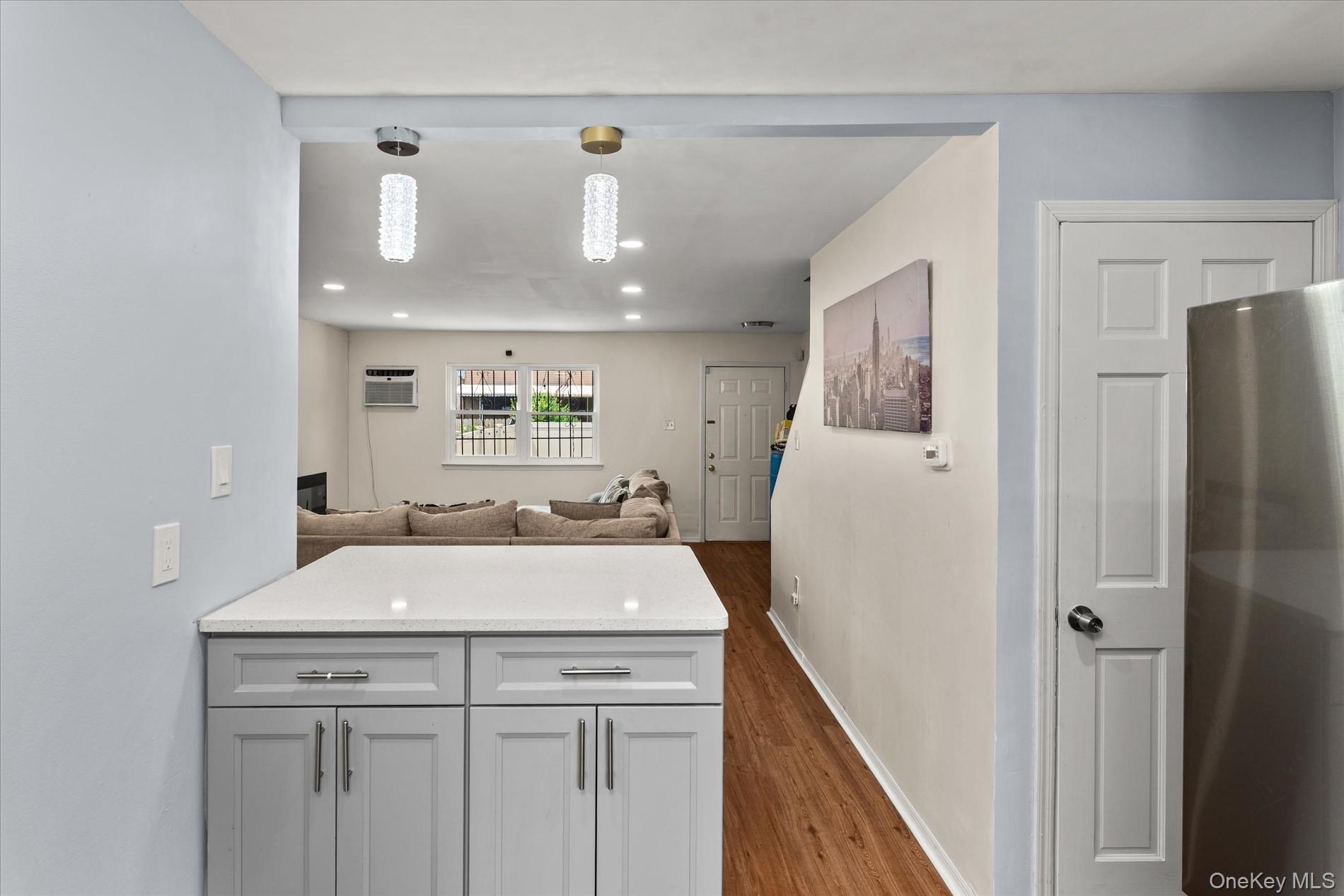 534 Warwick Street Property Photo 8