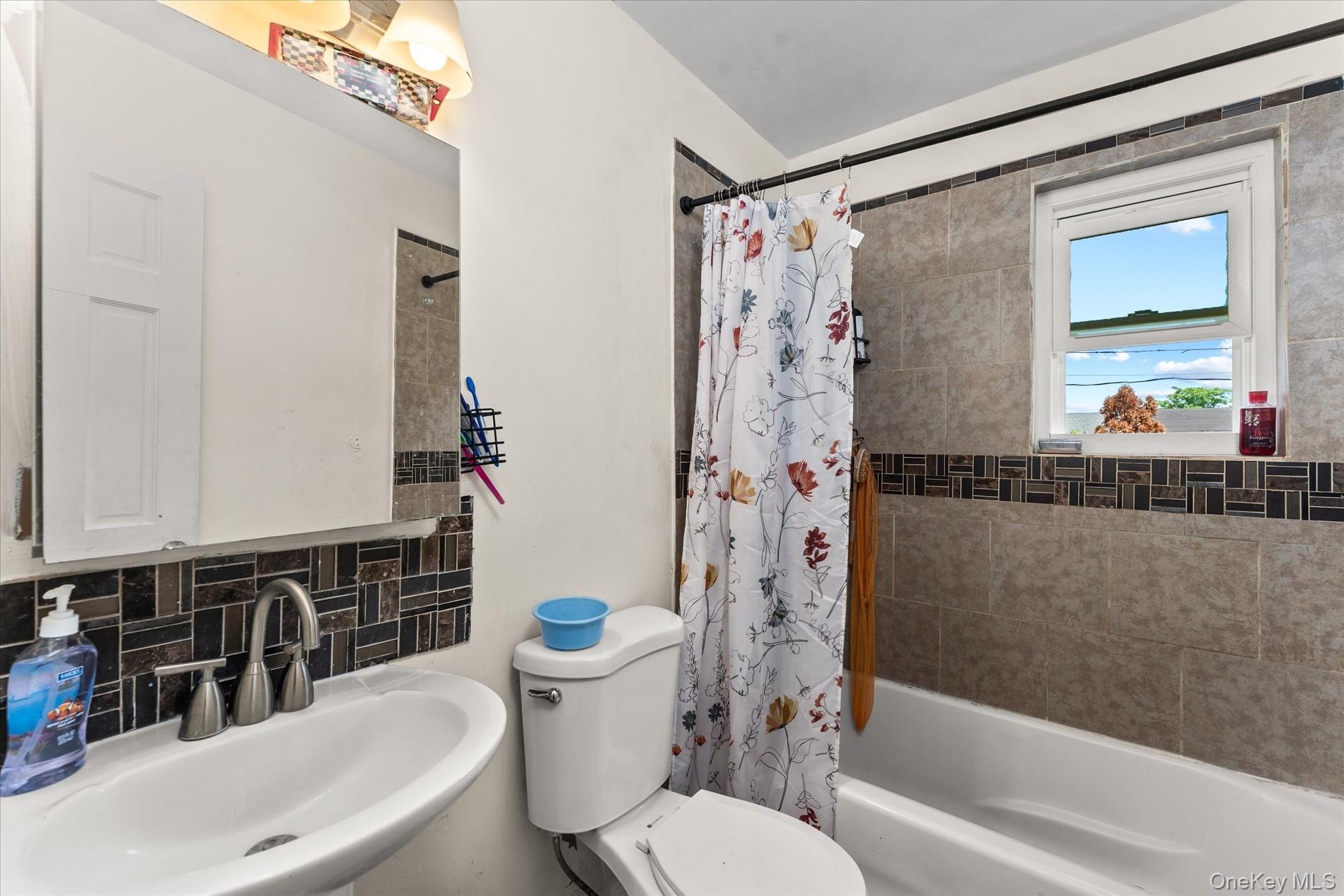 534 Warwick Street Property Photo 17