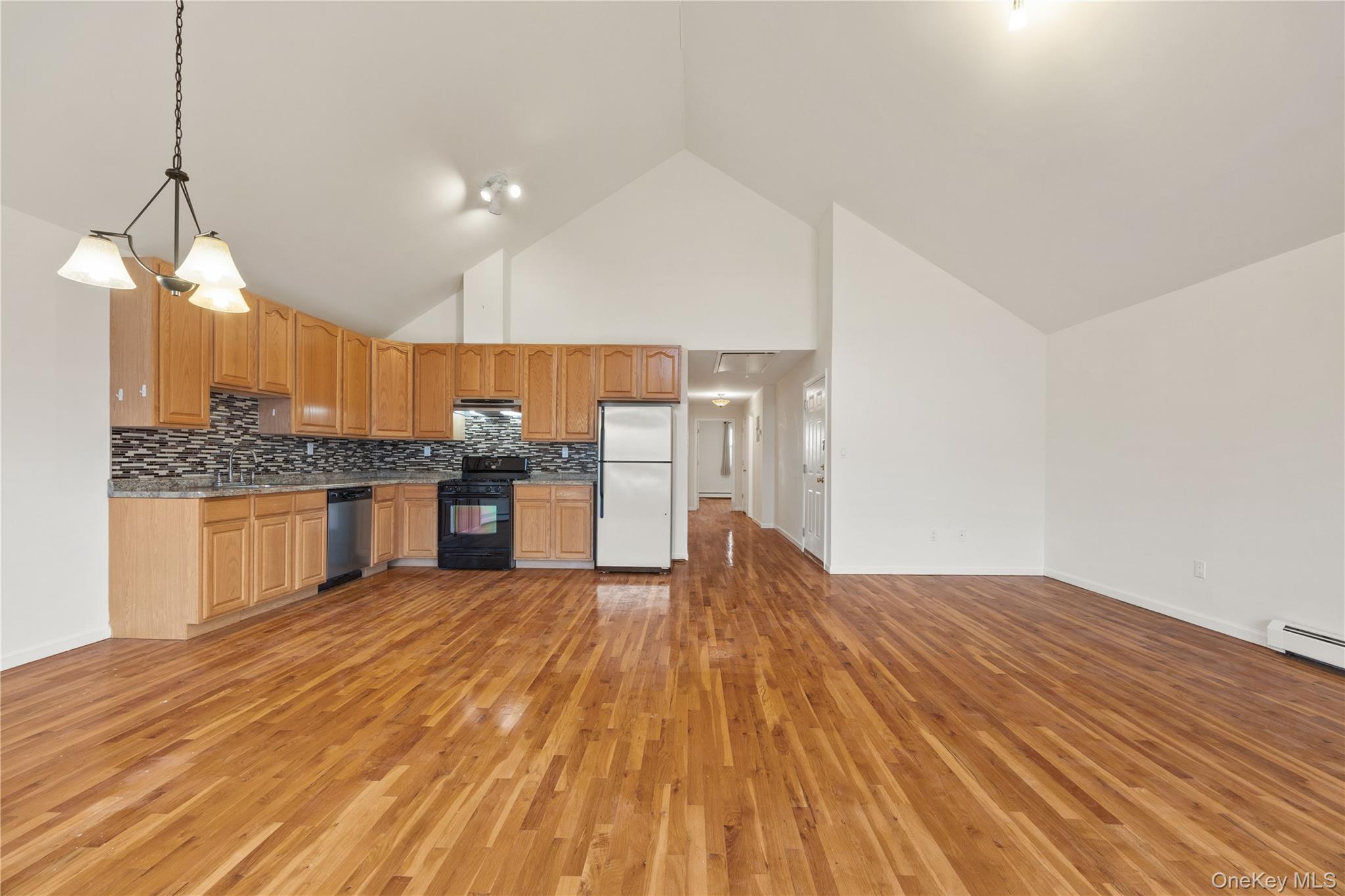 10 Pennyfield Avenue 5c Property Photo 3