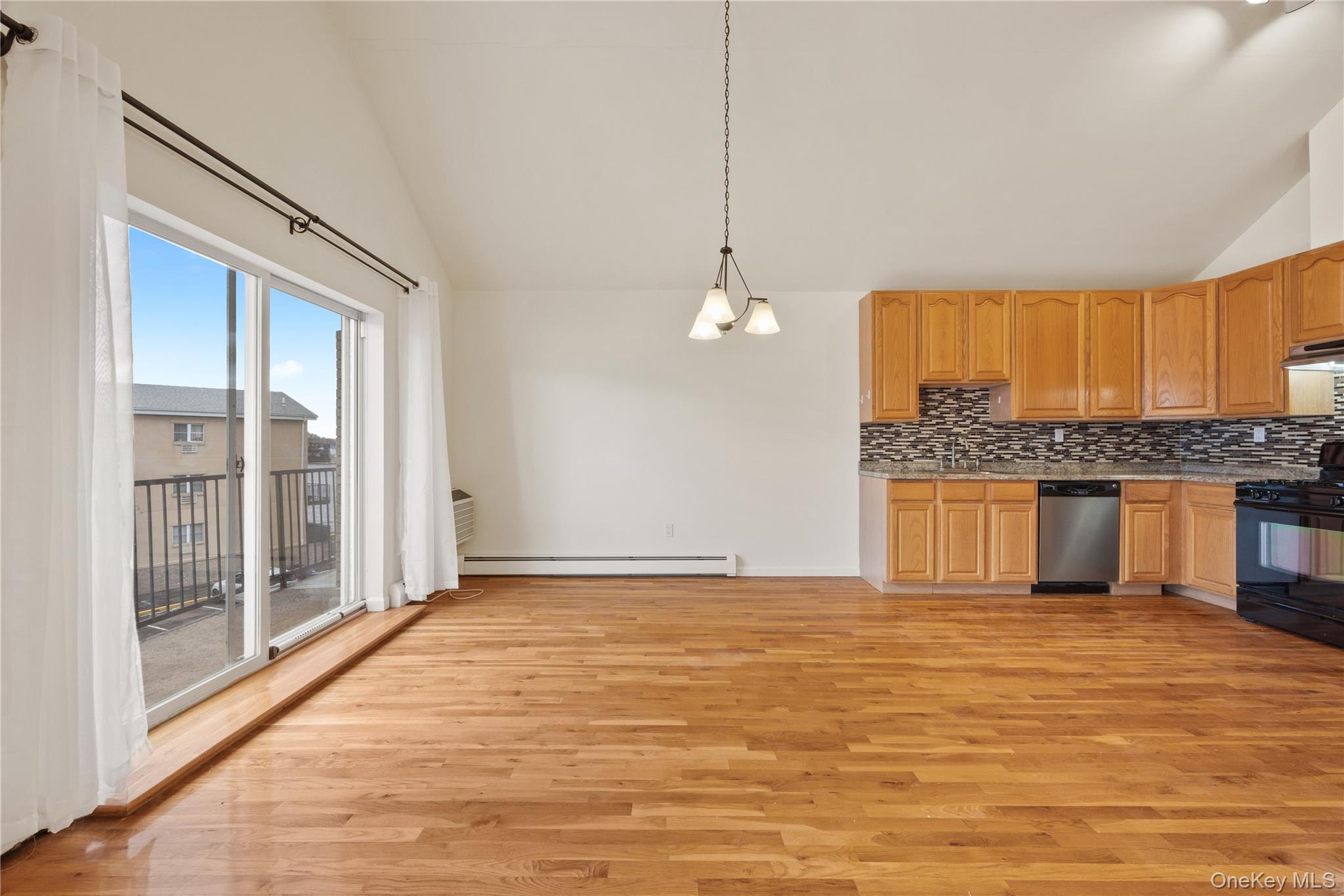 10 Pennyfield Avenue 5c Property Photo 4