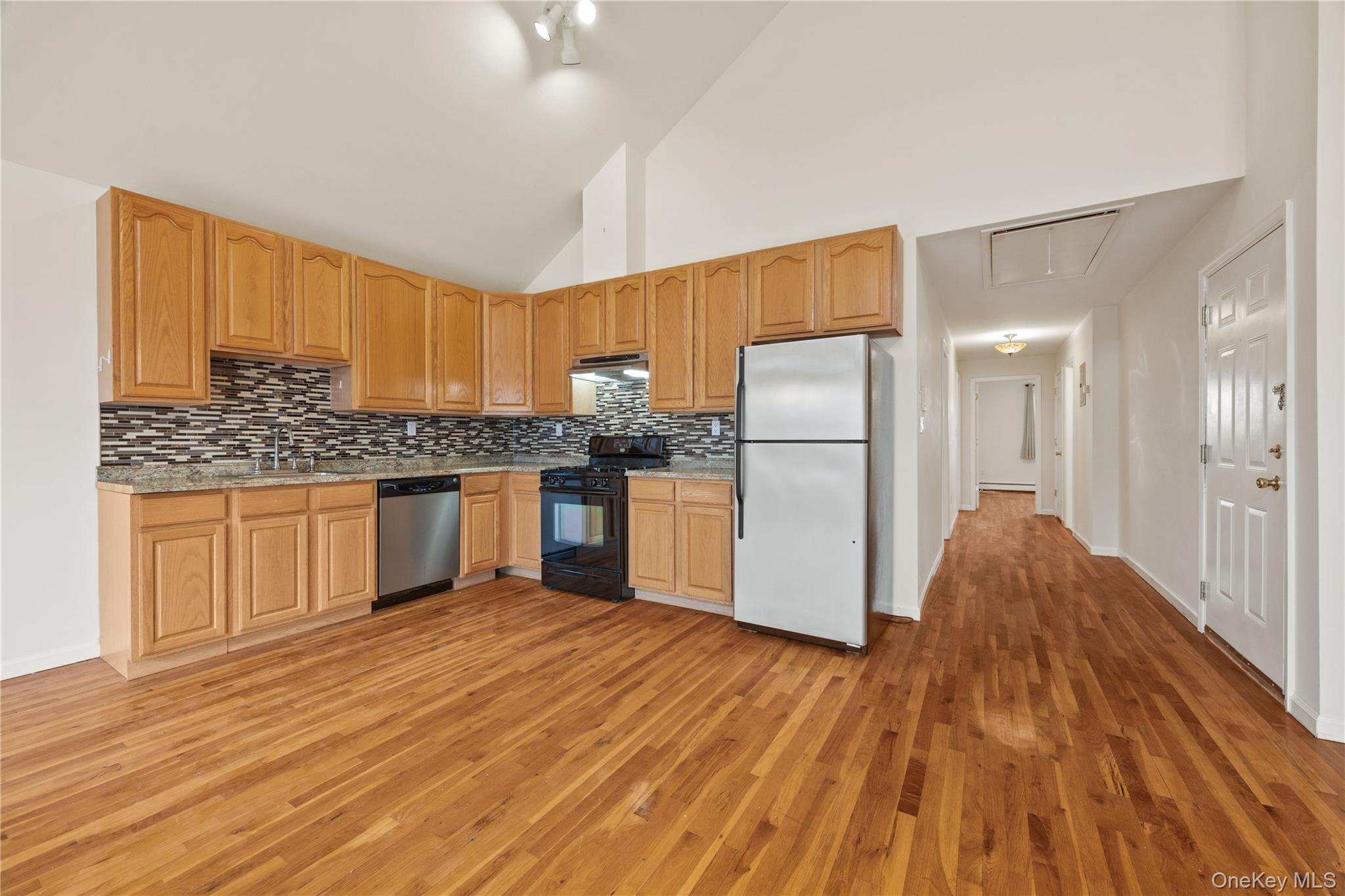 10 Pennyfield Avenue 5c Property Photo 5