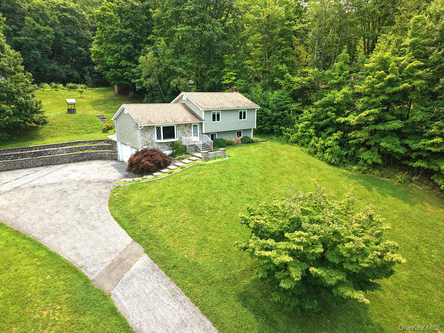 128 Lookout Pass Property Photo 4