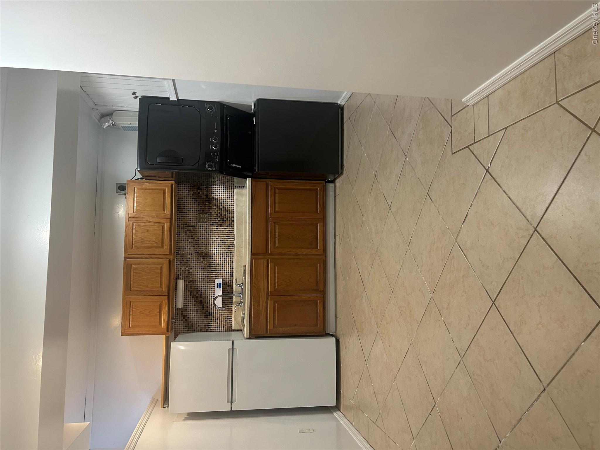 141 Sterling Avenue Property Photo 23