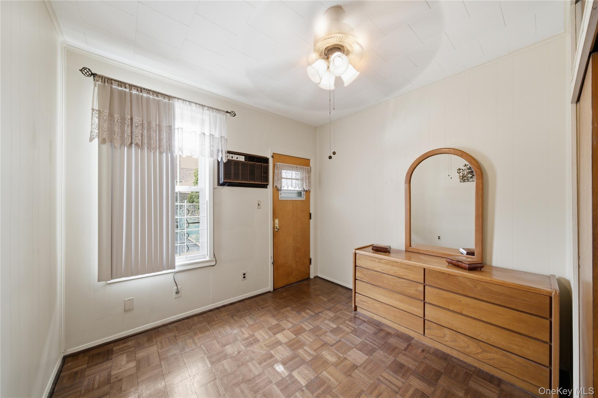 66-28 75th Street Property Photo 5