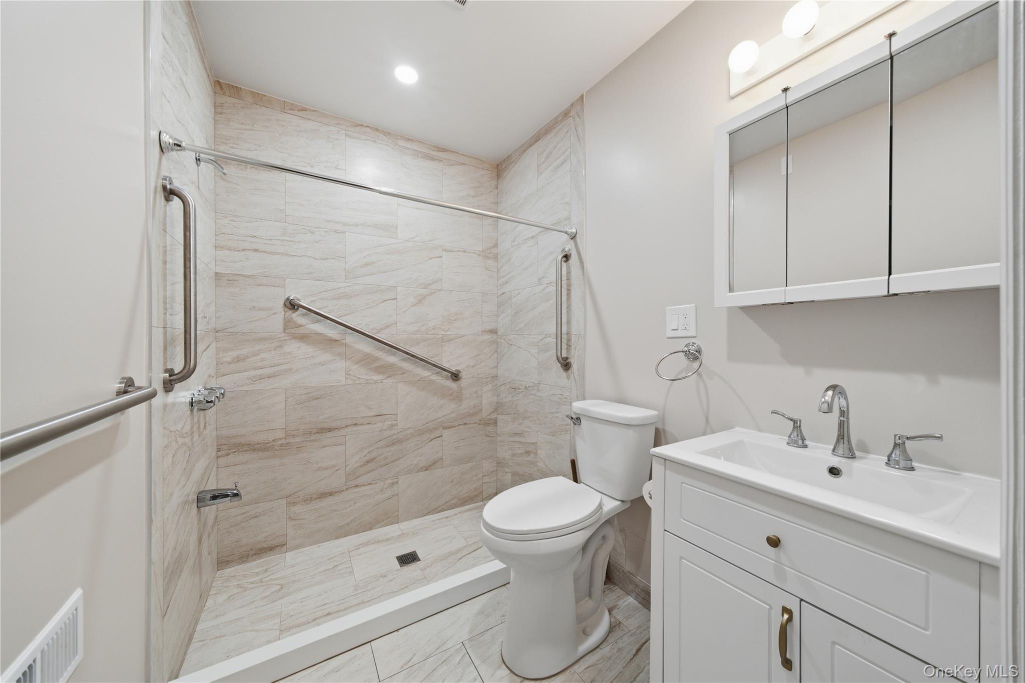 66-28 75th Street Property Photo 7