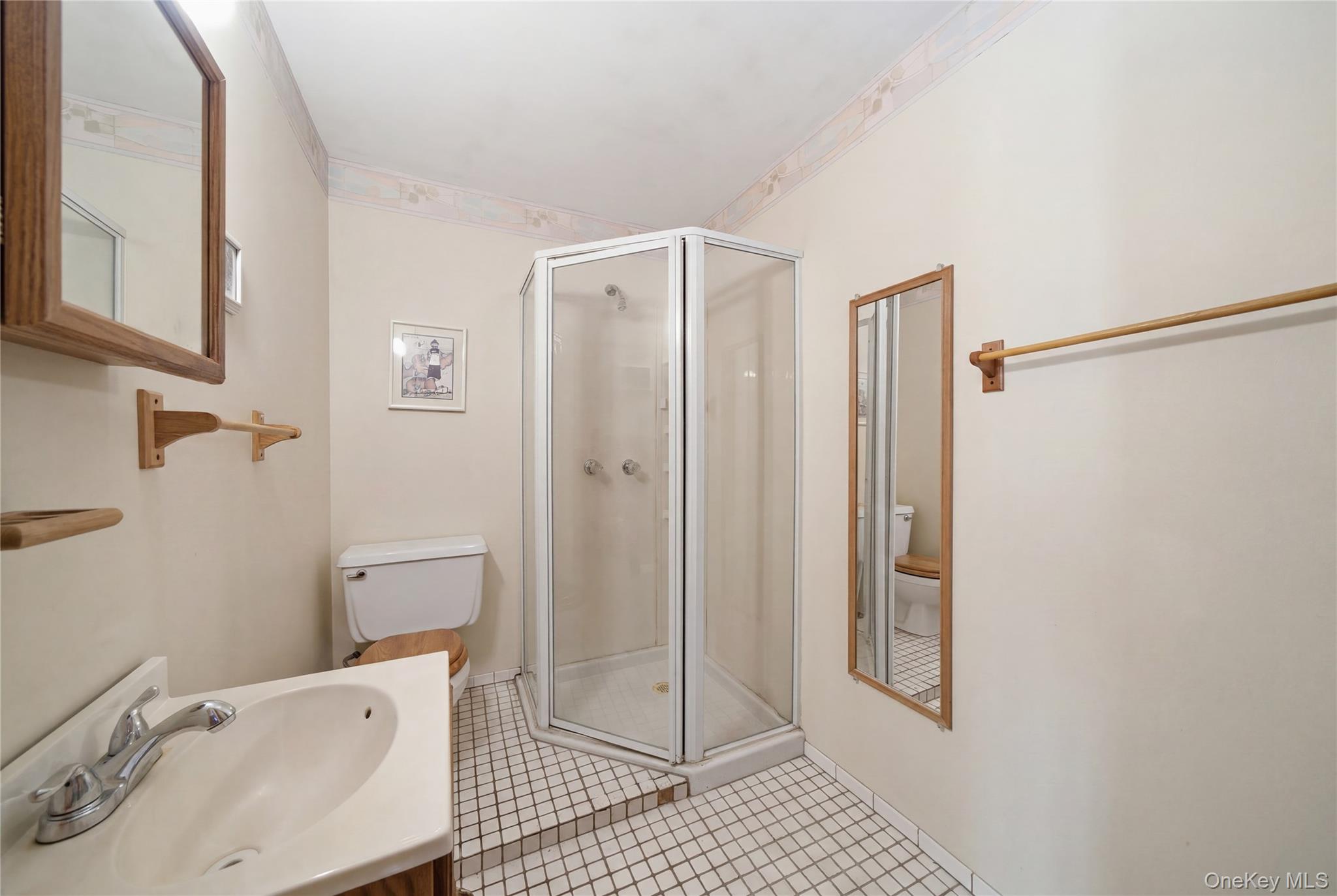 66-28 75th Street Property Photo 11