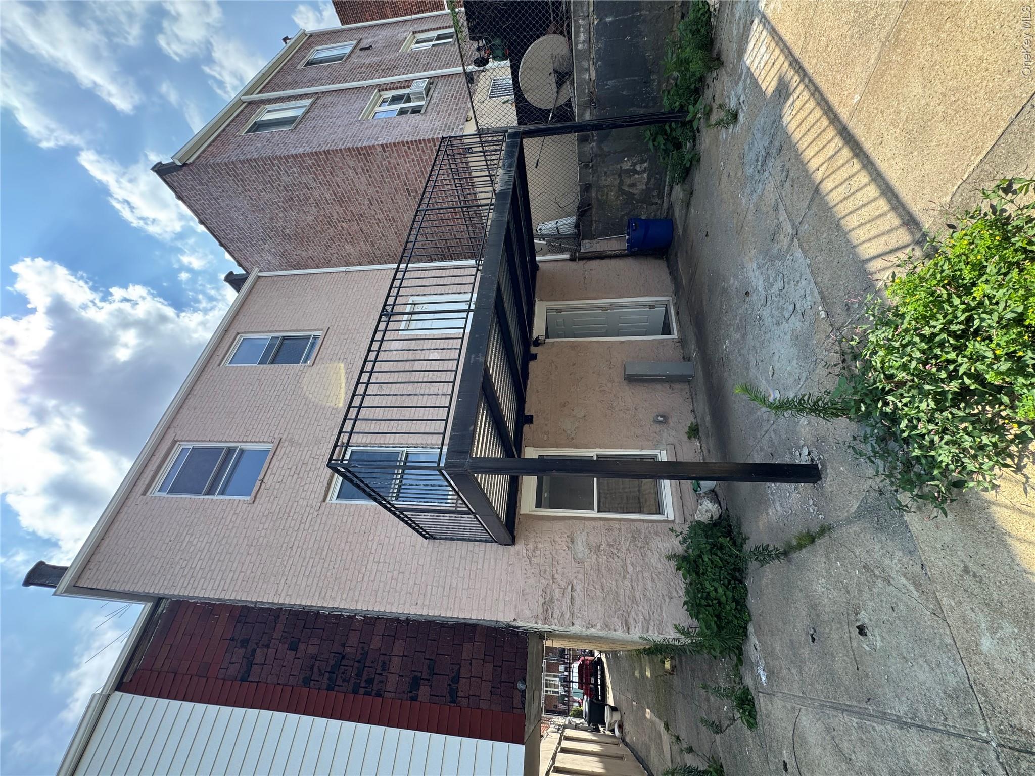 3041 Paulding Avenue Property Photo 44