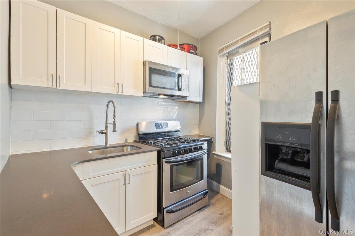 941 Jerome Avenue 1011f Property Photo 3