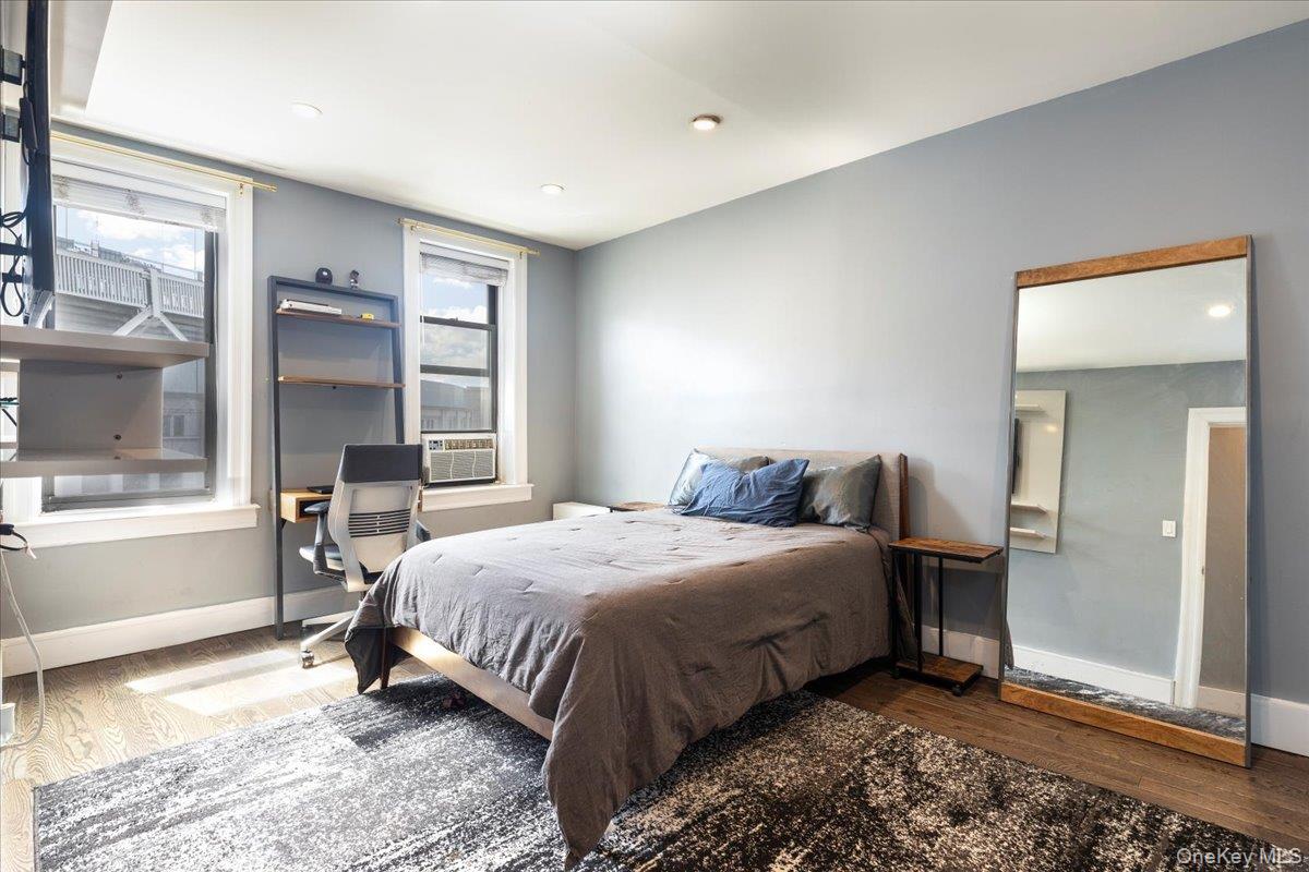 941 Jerome Avenue 1011f Property Photo 5
