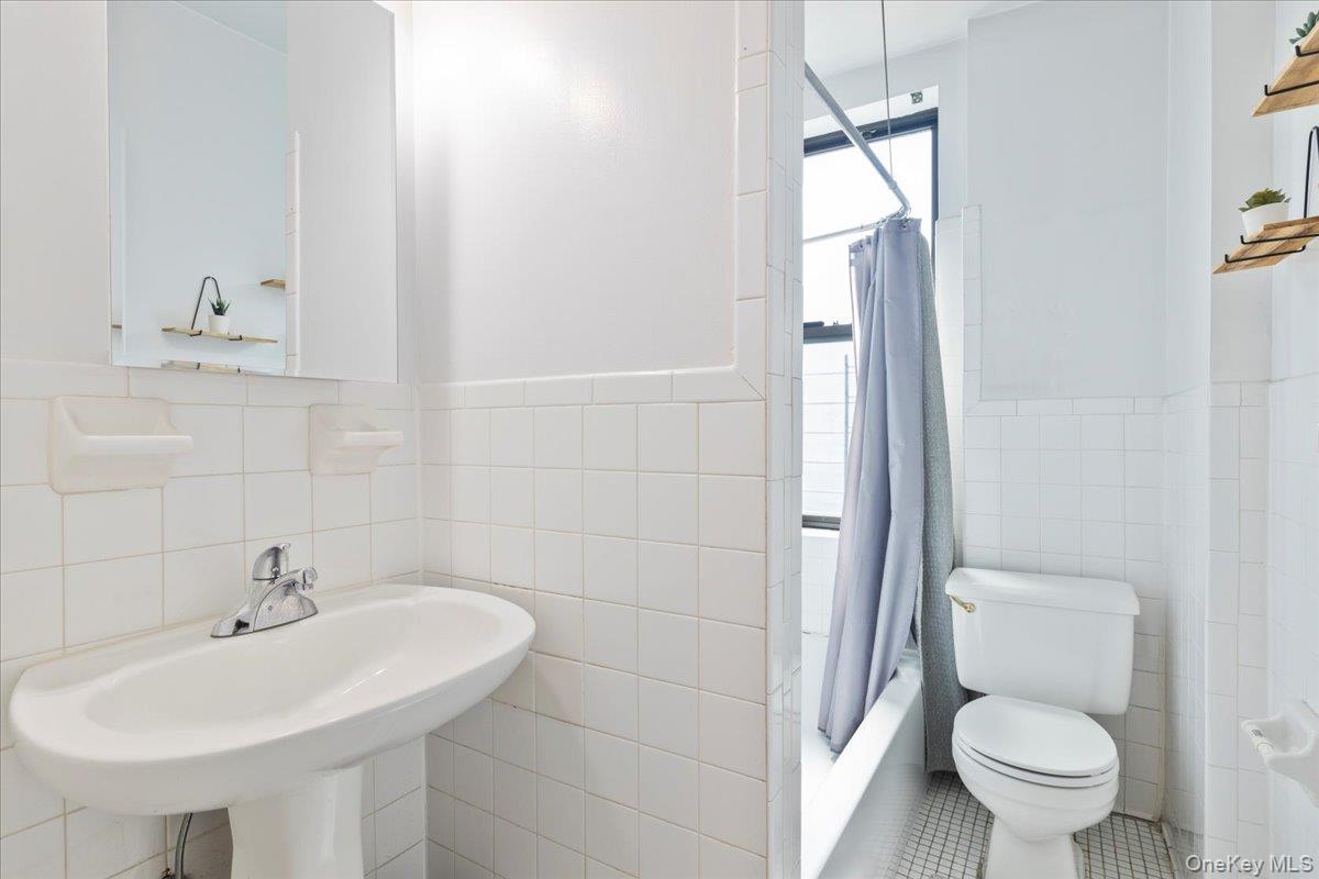 941 Jerome Avenue 1011f Property Photo 8