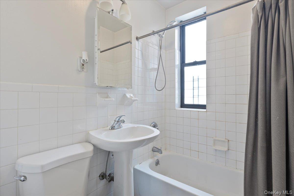 941 Jerome Avenue 1011f Property Photo 9