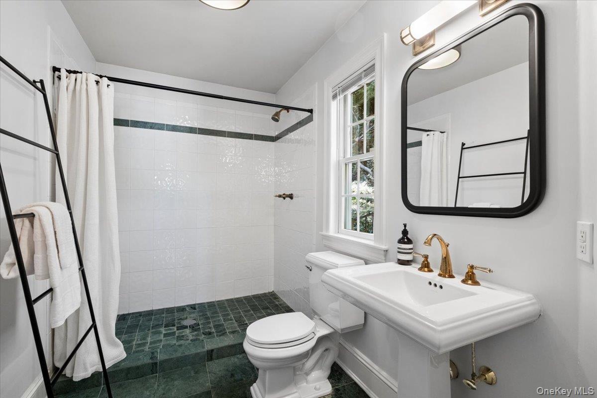8 Lyons Place Property Photo 27