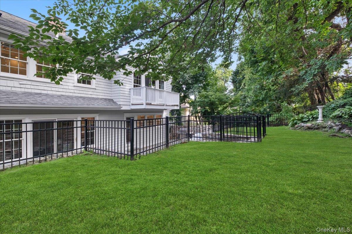 8 Lyons Place Property Photo 31