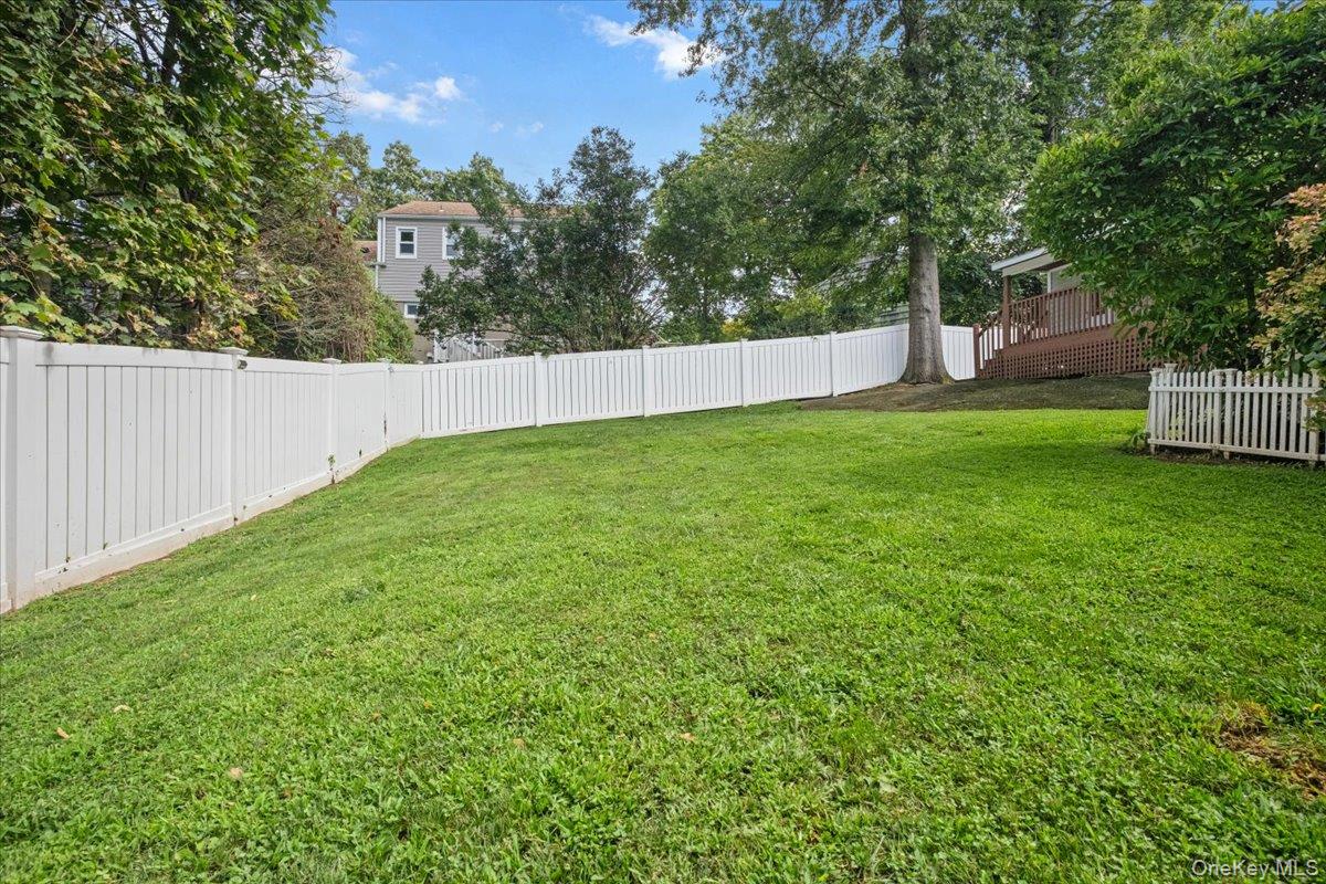 305 Florence Street Property Photo 38