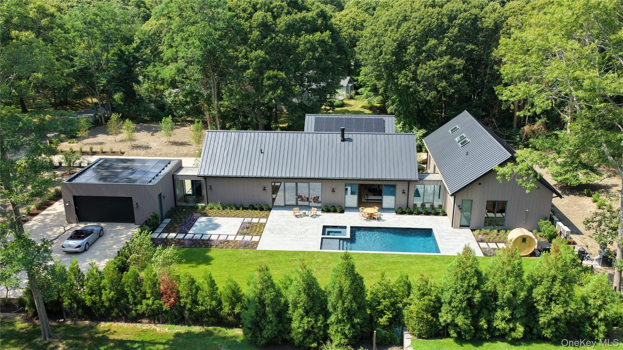 6 Great Circle Drive Property Photo 1