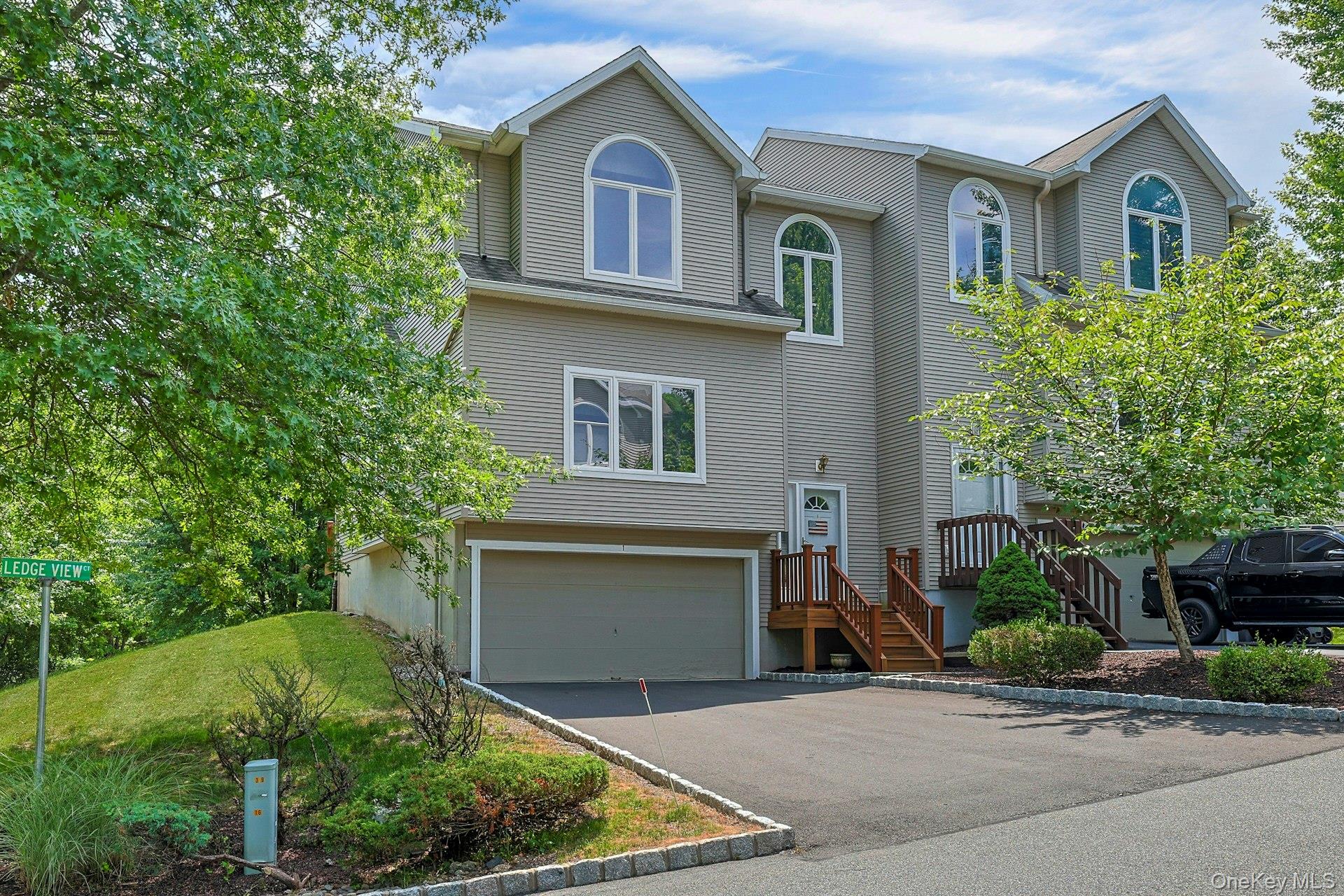 1 Ledger View Court Property Photo 1