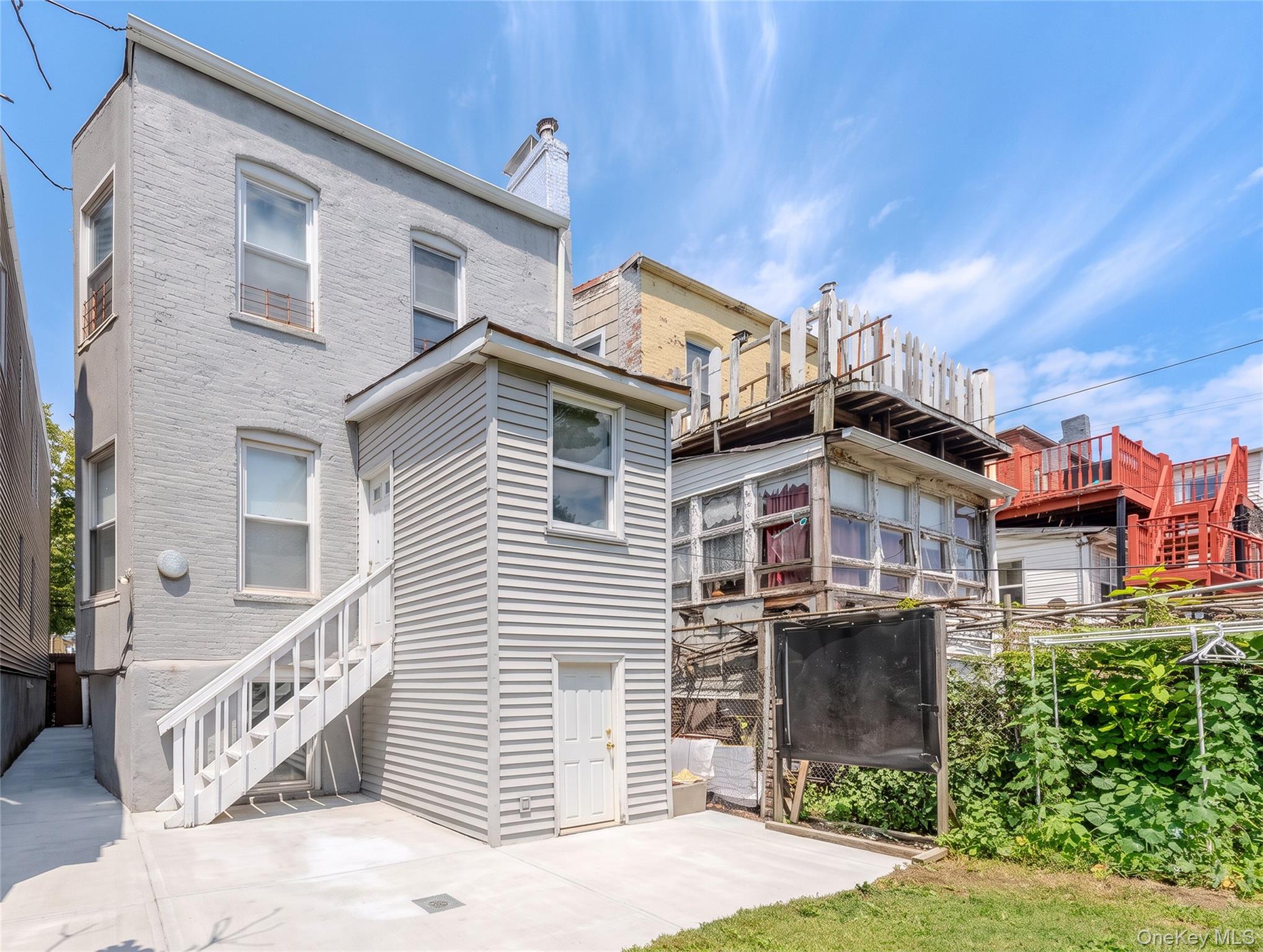 2512 Maclay Avenue Property Photo 2