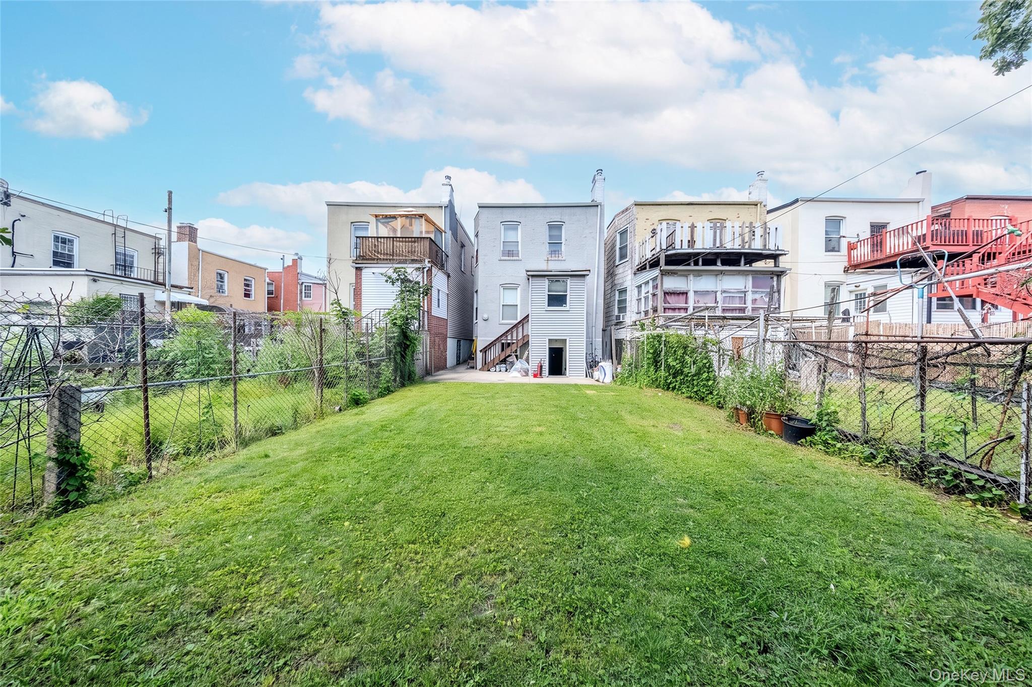 2512 Maclay Avenue Property Photo 3