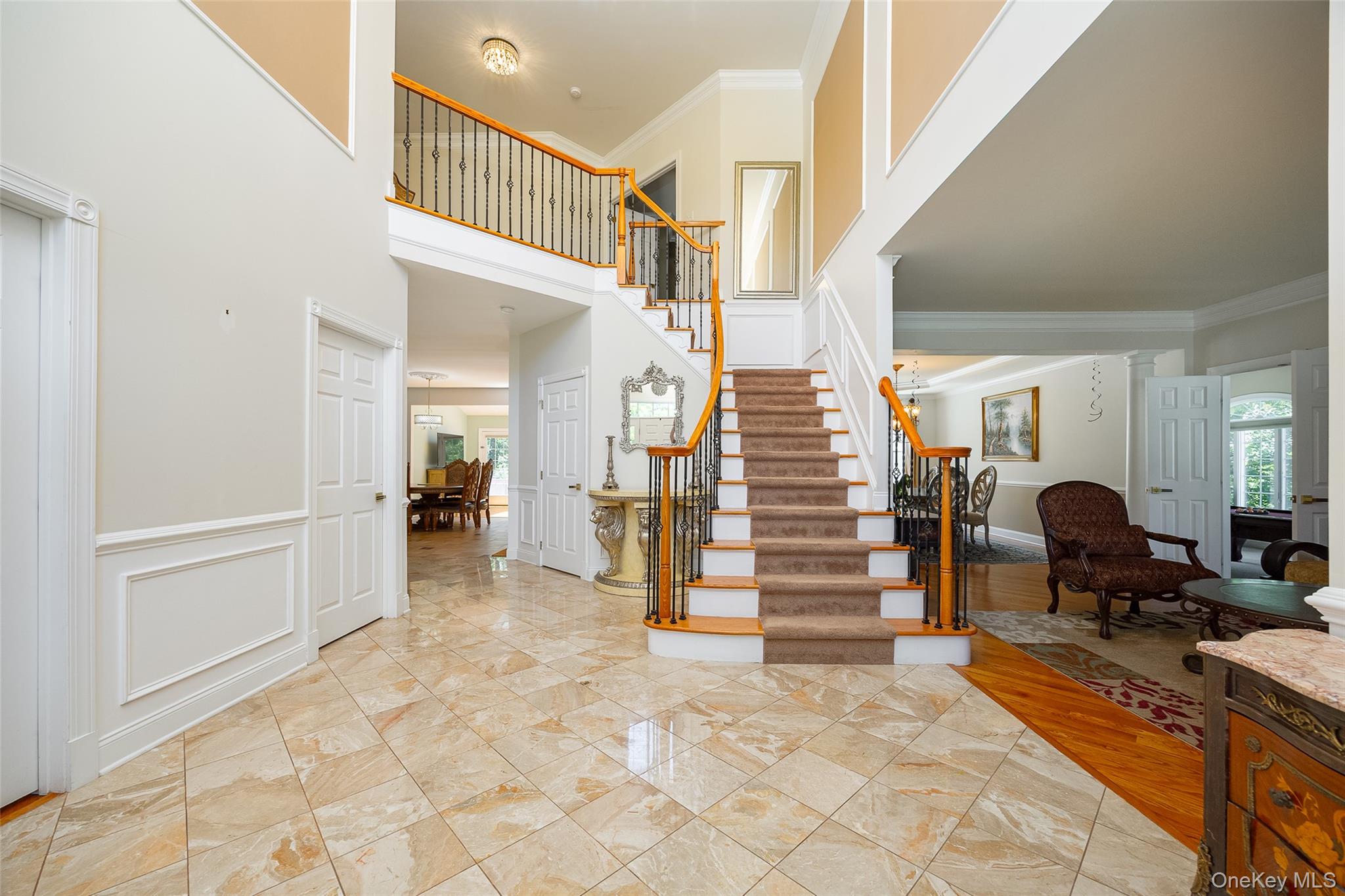1027102 Property Photo 2