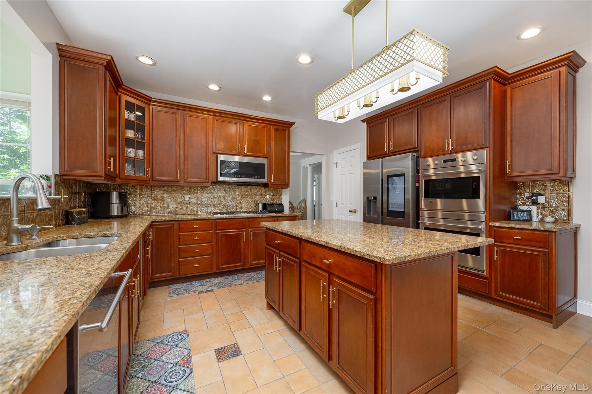 1027102 Property Photo 10