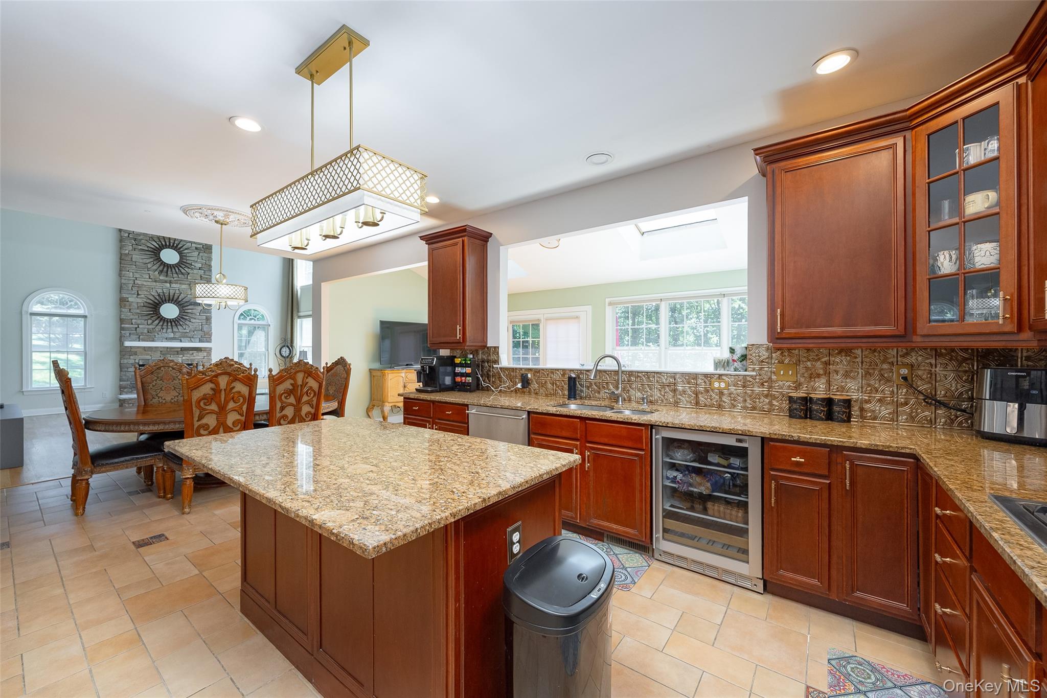 1027102 Property Photo 11