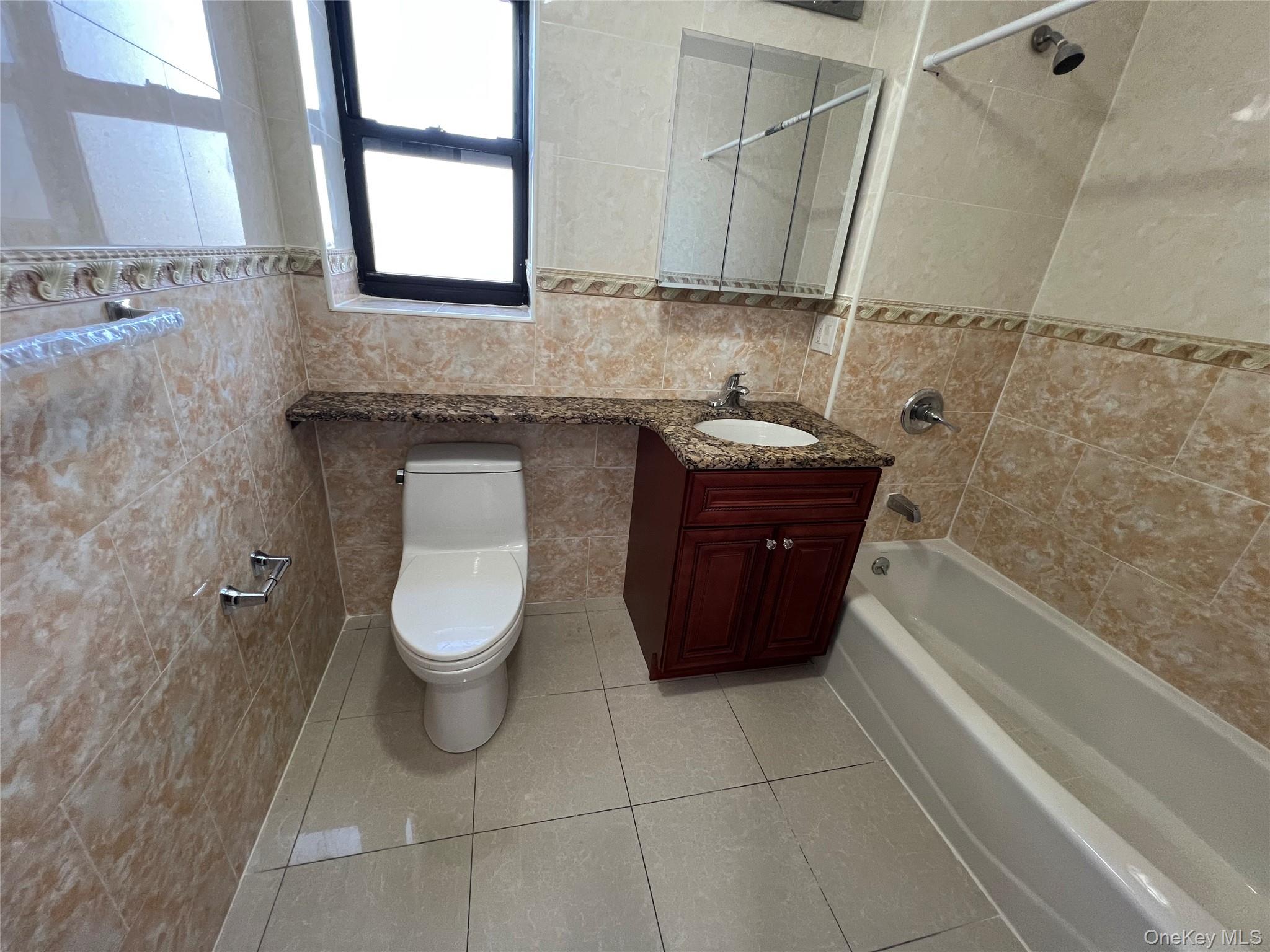 64-05 Woodside Avenue 4e Property Photo 7