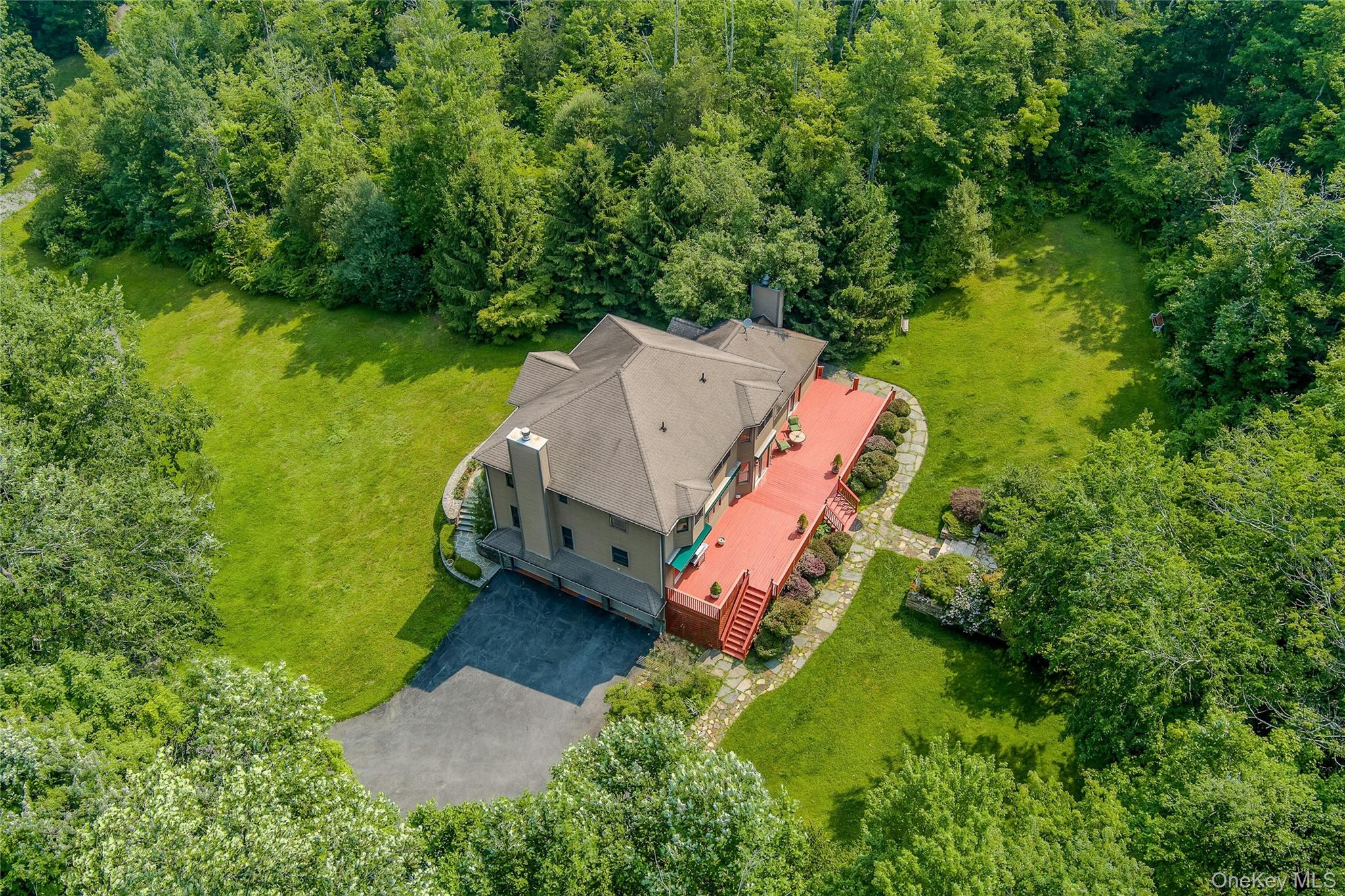 141 Old Tuxedo Road Property Photo 3