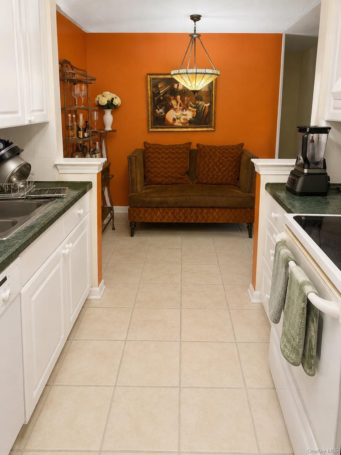 200 High Point Drive Ph 8 Property Photo 5