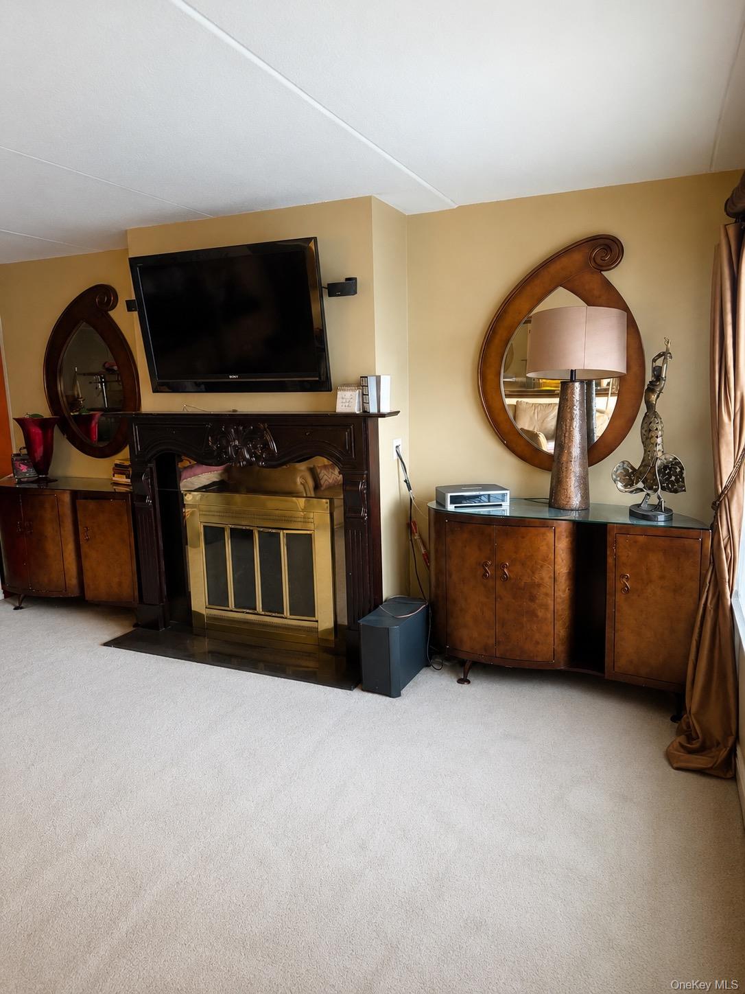 200 High Point Drive Ph 8 Property Photo 7