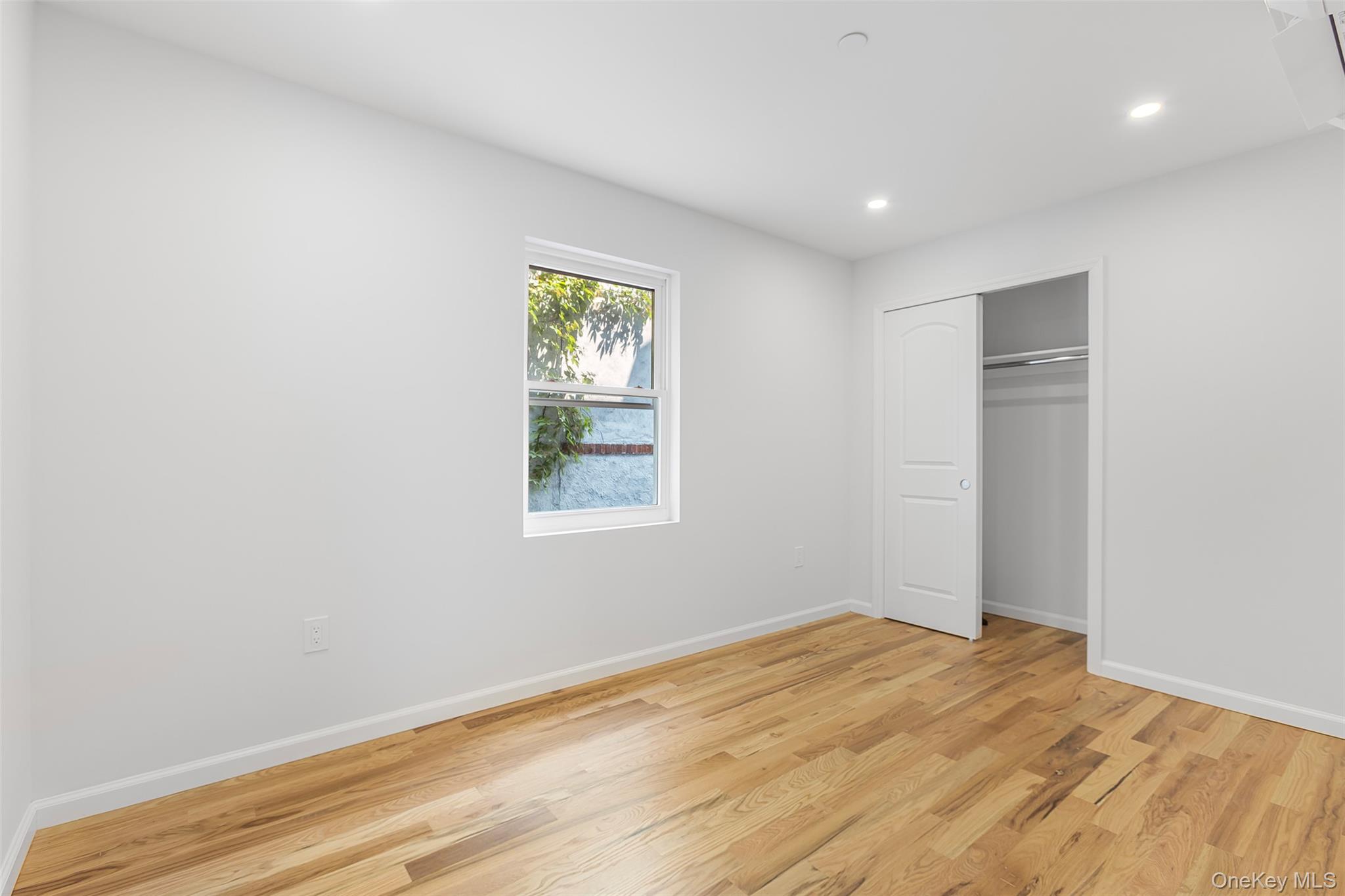 3439 Grace Avenue Property Photo 5